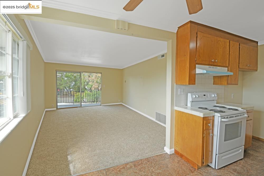 Detail Gallery Image 11 of 43 For 7940 Bancroft Avenue, Oakland,  CA 94605 - – Beds | – Baths