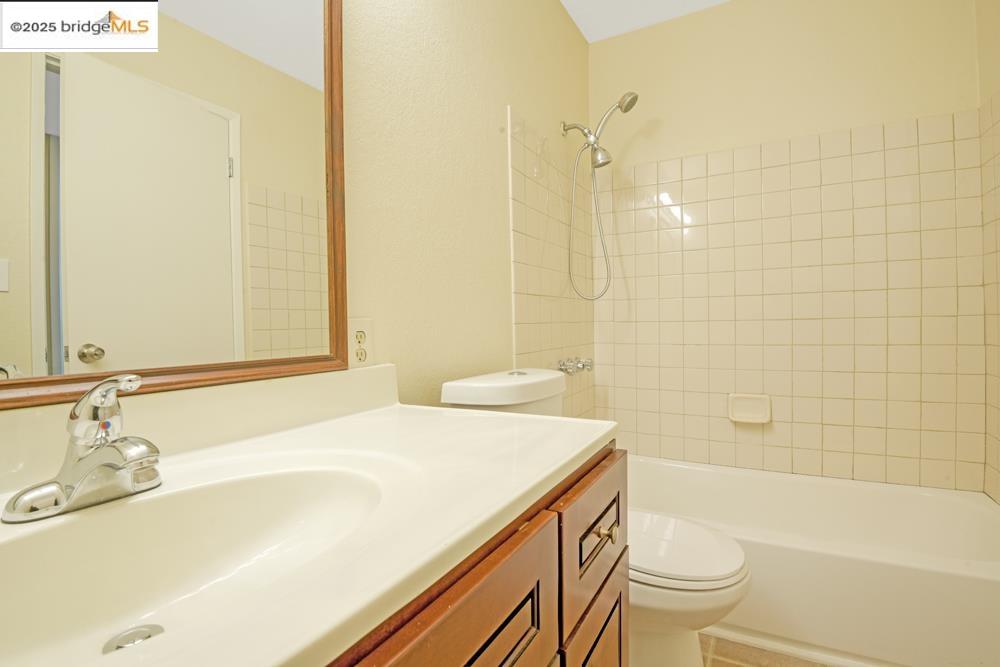 Detail Gallery Image 20 of 43 For 7940 Bancroft Avenue, Oakland,  CA 94605 - – Beds | – Baths