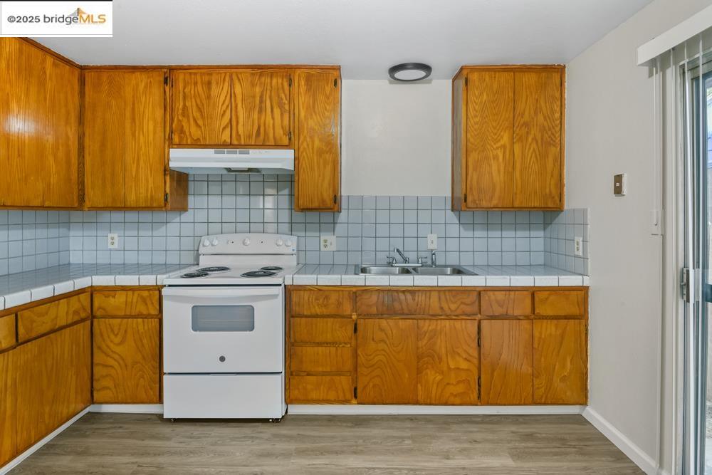 Detail Gallery Image 27 of 43 For 7940 Bancroft Avenue, Oakland,  CA 94605 - – Beds | – Baths