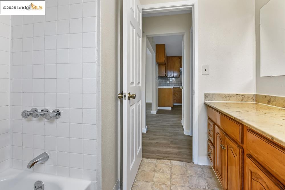 Detail Gallery Image 40 of 43 For 7940 Bancroft Avenue, Oakland,  CA 94605 - – Beds | – Baths