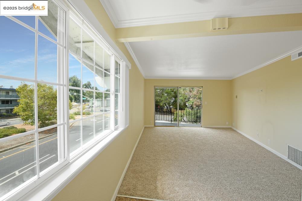 Detail Gallery Image 6 of 43 For 7940 Bancroft Avenue, Oakland,  CA 94605 - – Beds | – Baths