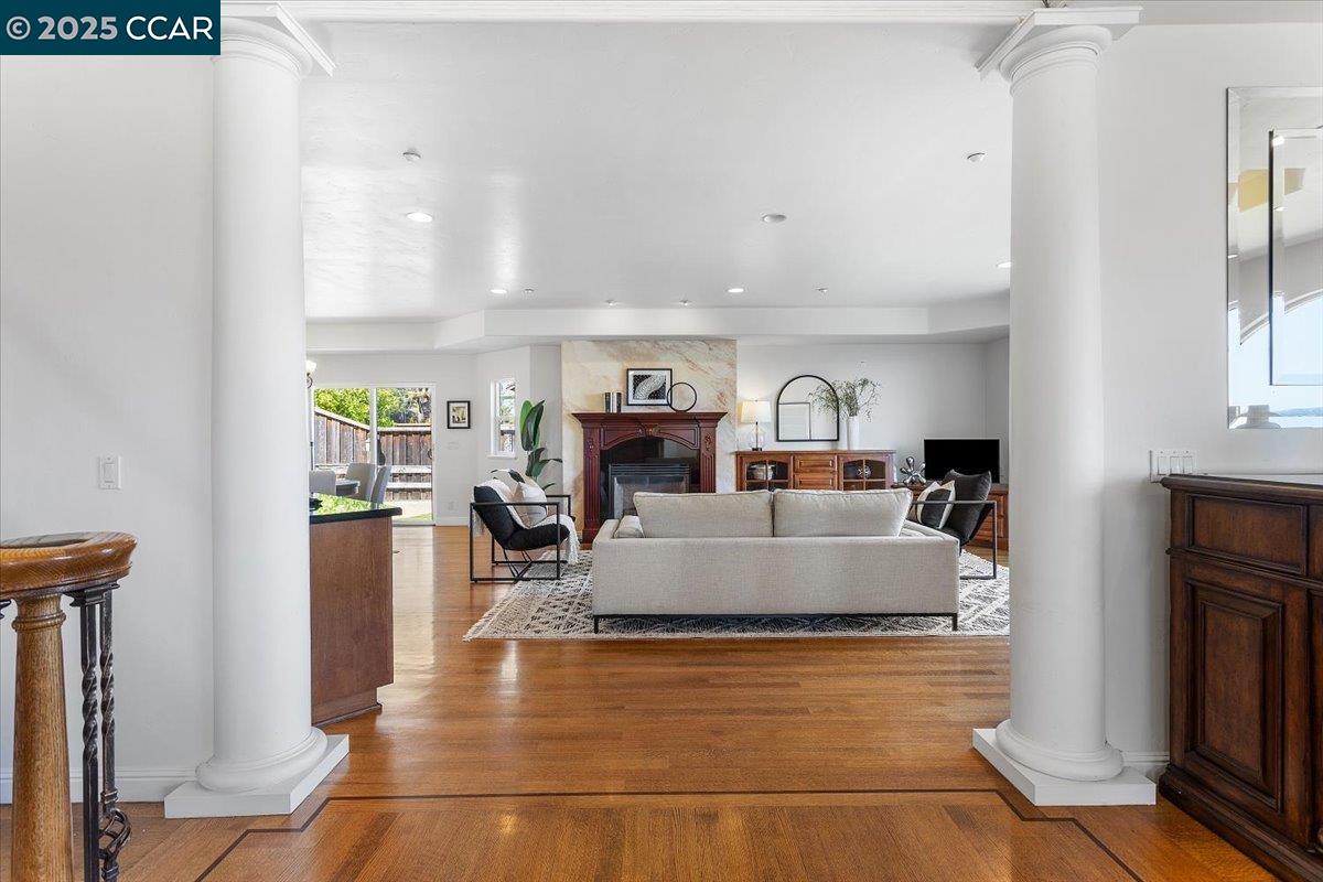 Detail Gallery Image 18 of 59 For 2876 Eugene Ter, Castro Valley,  CA 94546 - 5 Beds | 4 Baths