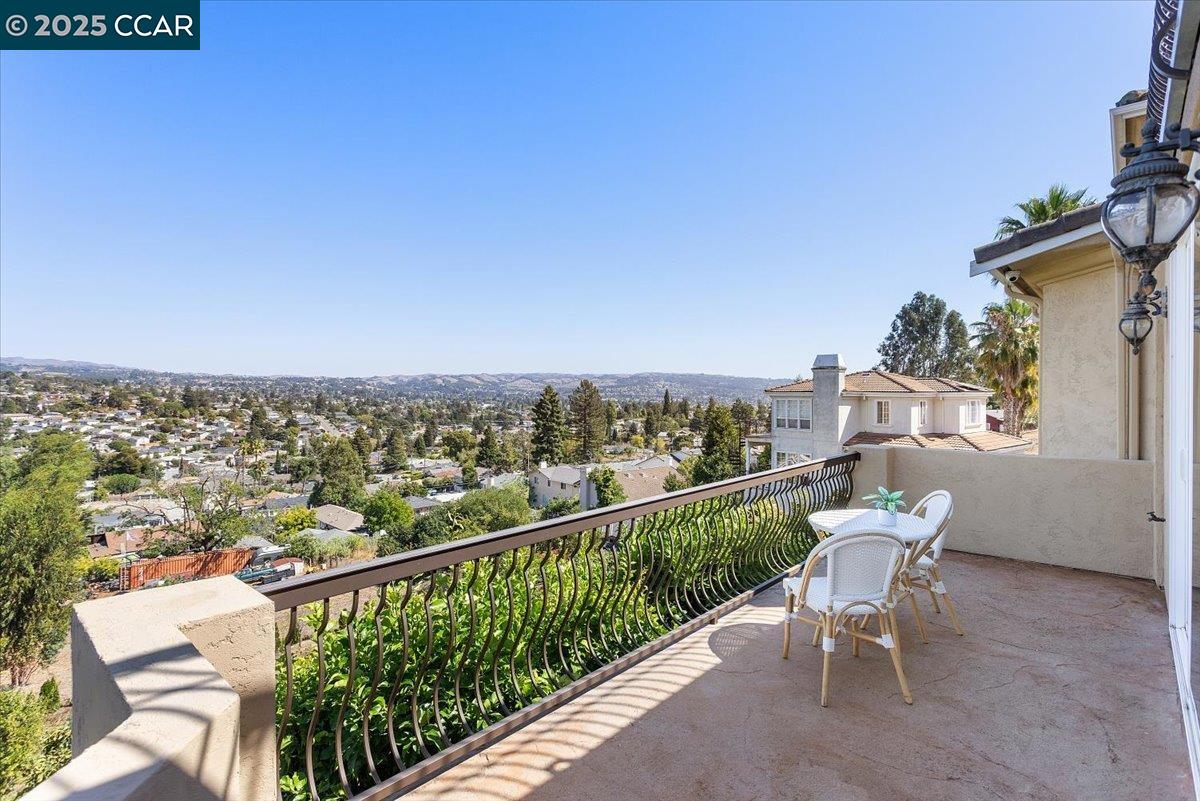 Detail Gallery Image 22 of 59 For 2876 Eugene Ter, Castro Valley,  CA 94546 - 5 Beds | 4 Baths