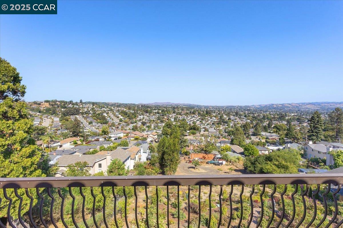 Detail Gallery Image 43 of 59 For 2876 Eugene Ter, Castro Valley,  CA 94546 - 5 Beds | 4 Baths