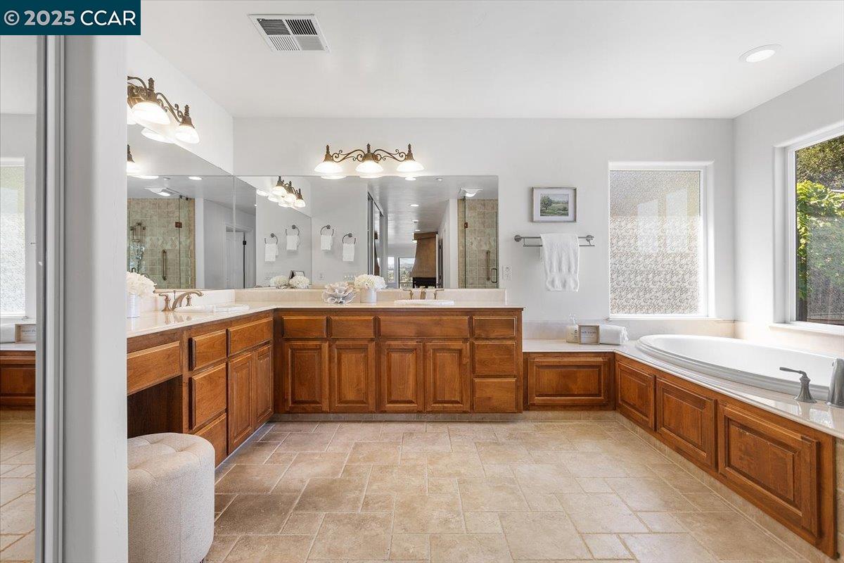Detail Gallery Image 44 of 59 For 2876 Eugene Ter, Castro Valley,  CA 94546 - 5 Beds | 4 Baths