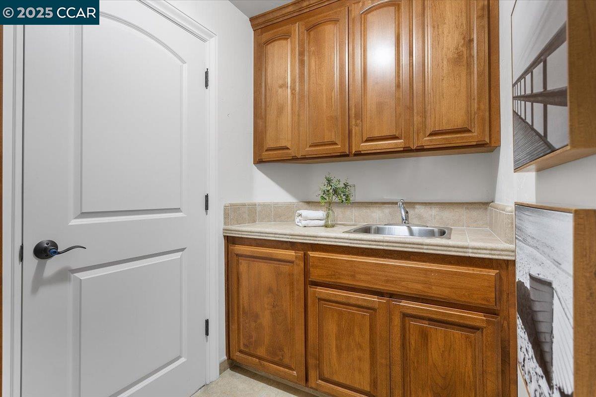 Detail Gallery Image 48 of 59 For 2876 Eugene Ter, Castro Valley,  CA 94546 - 5 Beds | 4 Baths