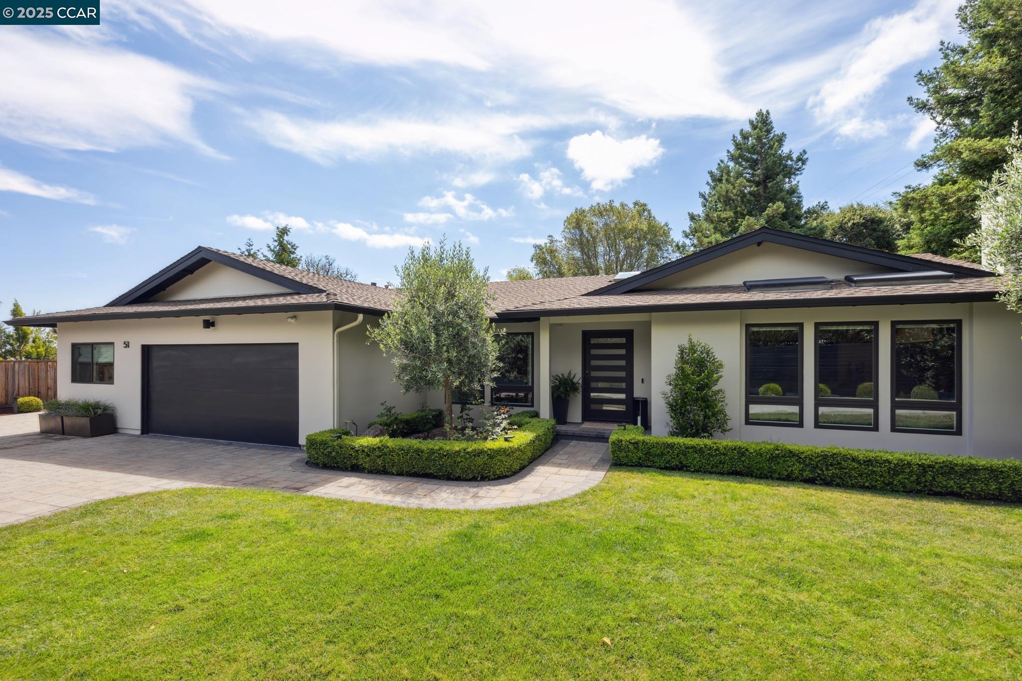 Front Image Thumbnail for CC41111872