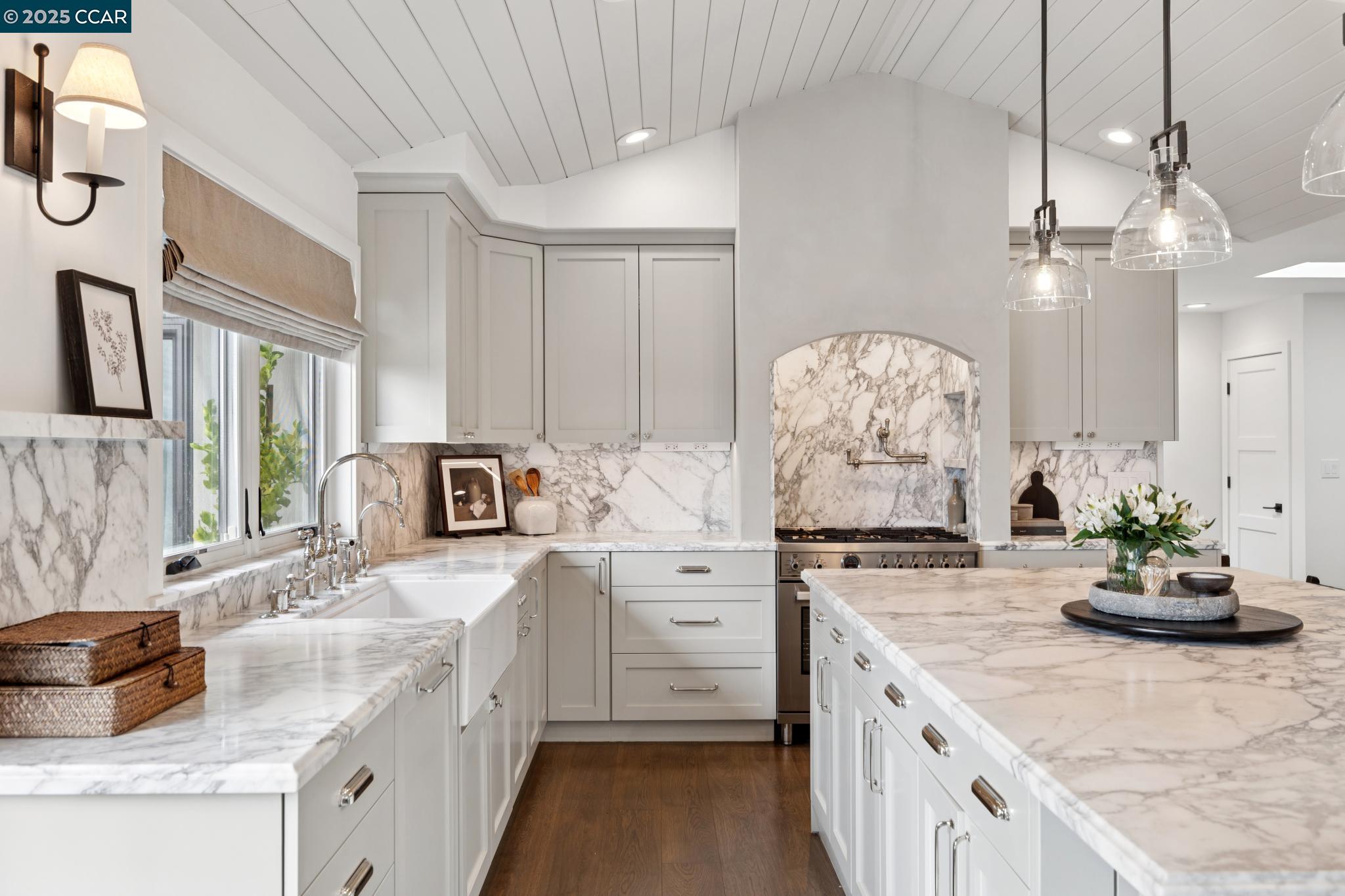 Detail Gallery Image 8 of 50 For 51 Knickerbocker Lane, Orinda,  CA 94563 - 4 Beds | 3 Baths
