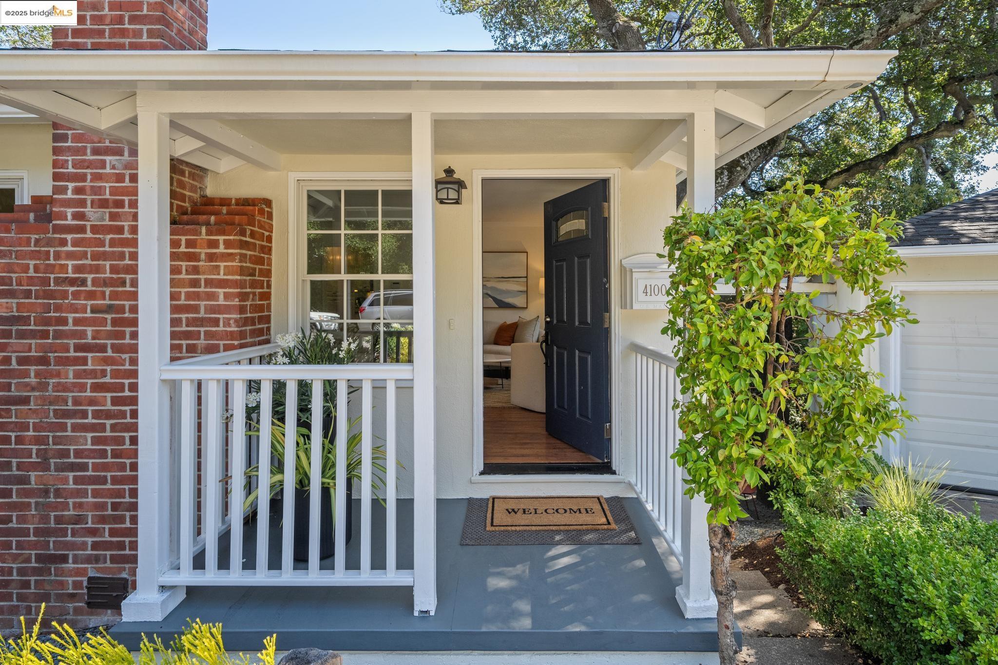 Detail Gallery Image 2 of 40 For 4100 Gregory St., Oakland,  CA 94619 - 3 Beds | 2 Baths