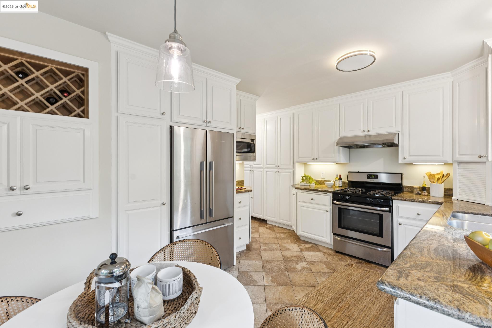 Detail Gallery Image 13 of 40 For 4100 Gregory St., Oakland,  CA 94619 - 3 Beds | 2 Baths