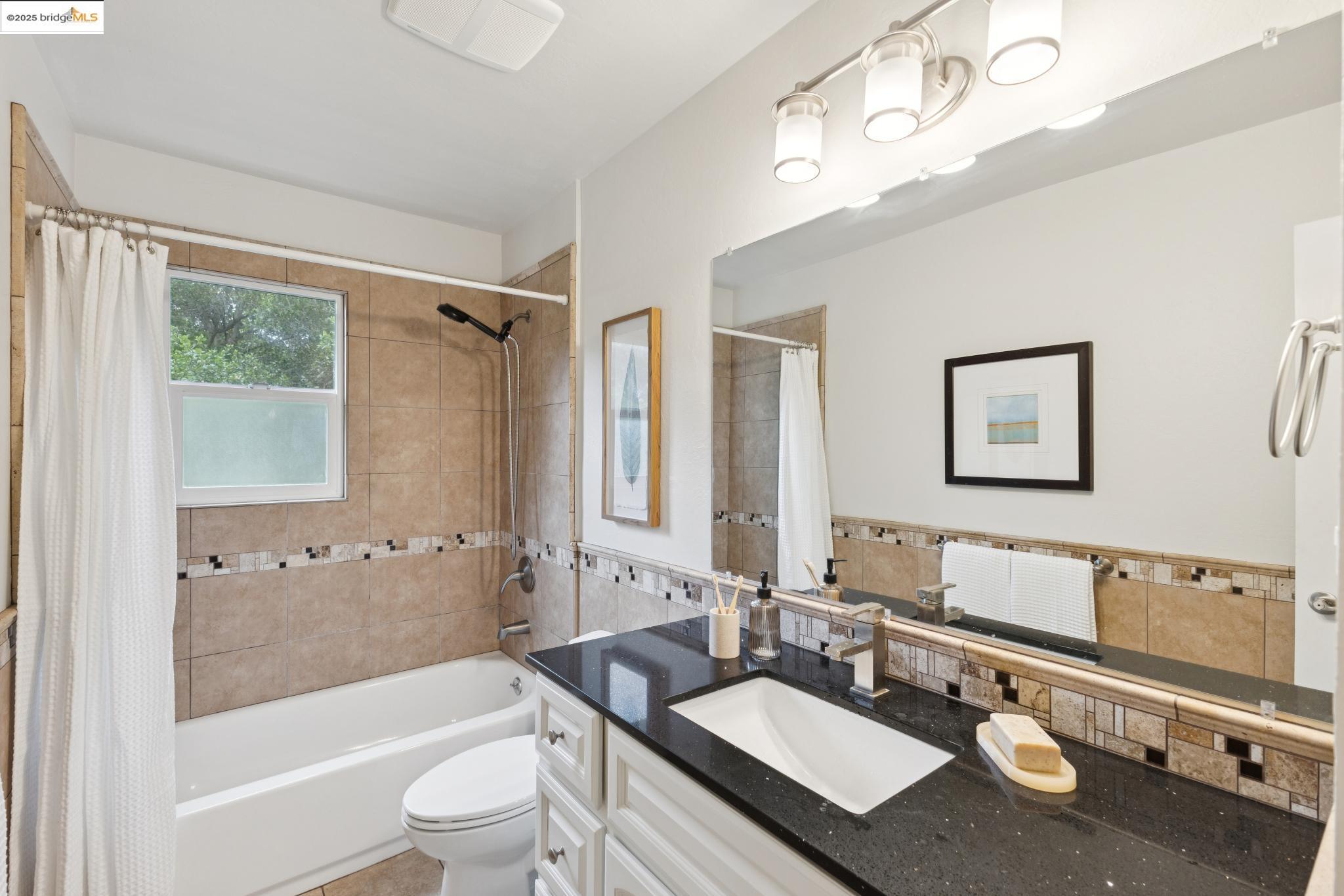 Detail Gallery Image 18 of 40 For 4100 Gregory St., Oakland,  CA 94619 - 3 Beds | 2 Baths