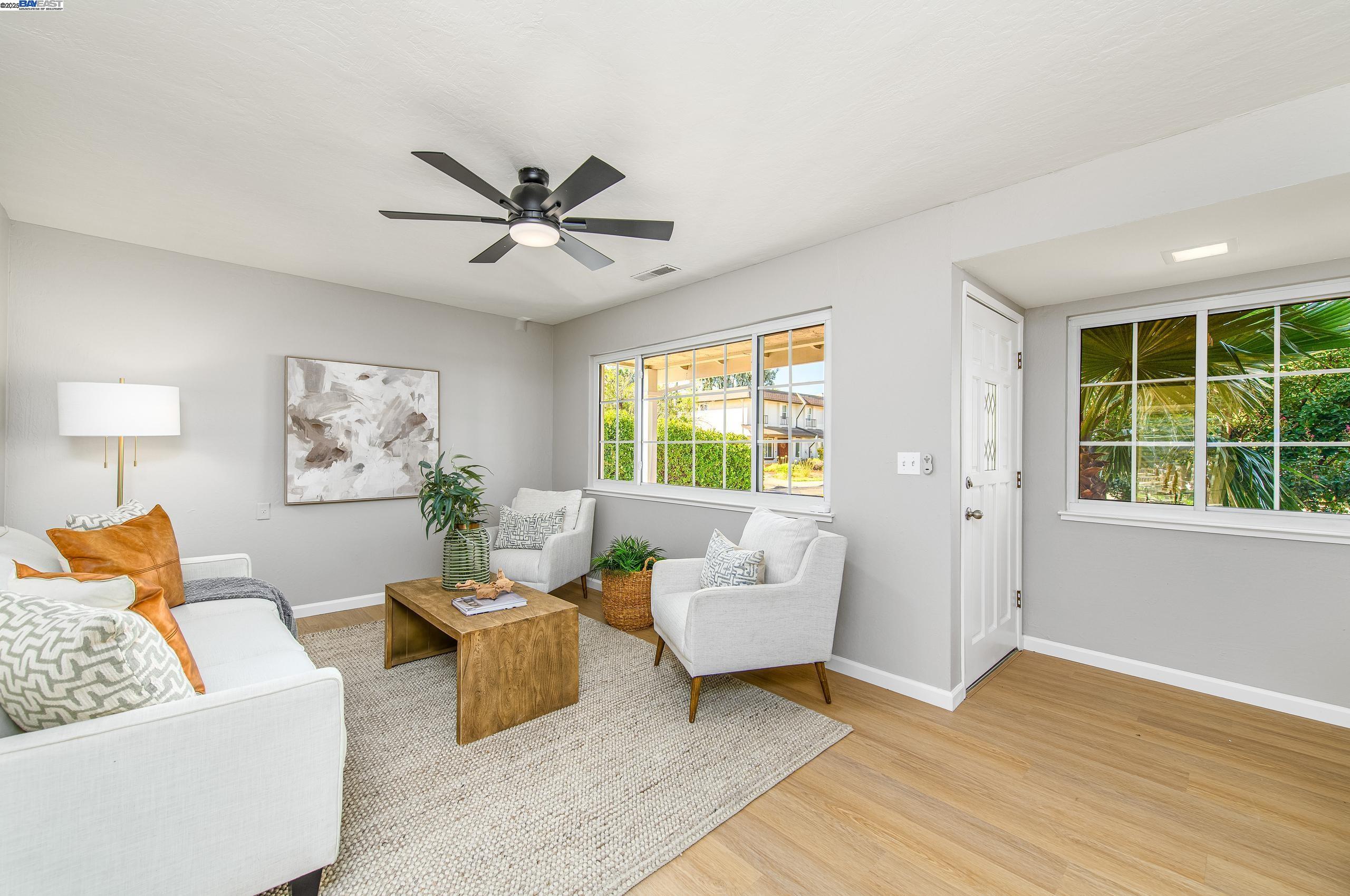 Detail Gallery Image 4 of 28 For 1909 De Vaca Way, Livermore,  CA 94550 - 2 Beds | 1/1 Baths