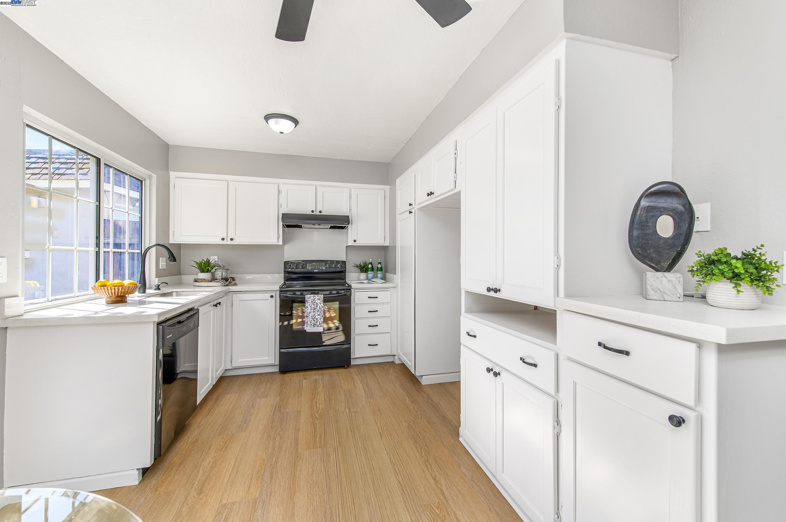 Detail Gallery Image 6 of 28 For 1909 De Vaca Way, Livermore,  CA 94550 - 2 Beds | 1/1 Baths