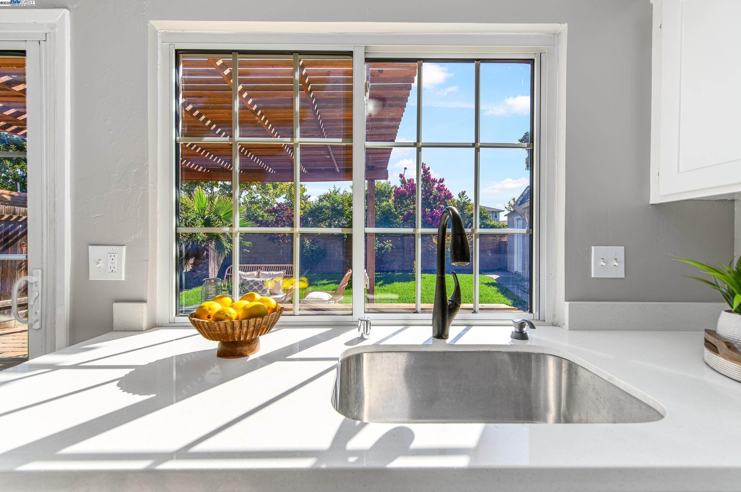 Detail Gallery Image 9 of 28 For 1909 De Vaca Way, Livermore,  CA 94550 - 2 Beds | 1/1 Baths