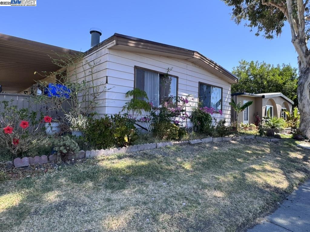Detail Gallery Image 1 of 17 For 48 Eagle Grn, Fremont,  CA 94568 - 2 Beds | 2 Baths