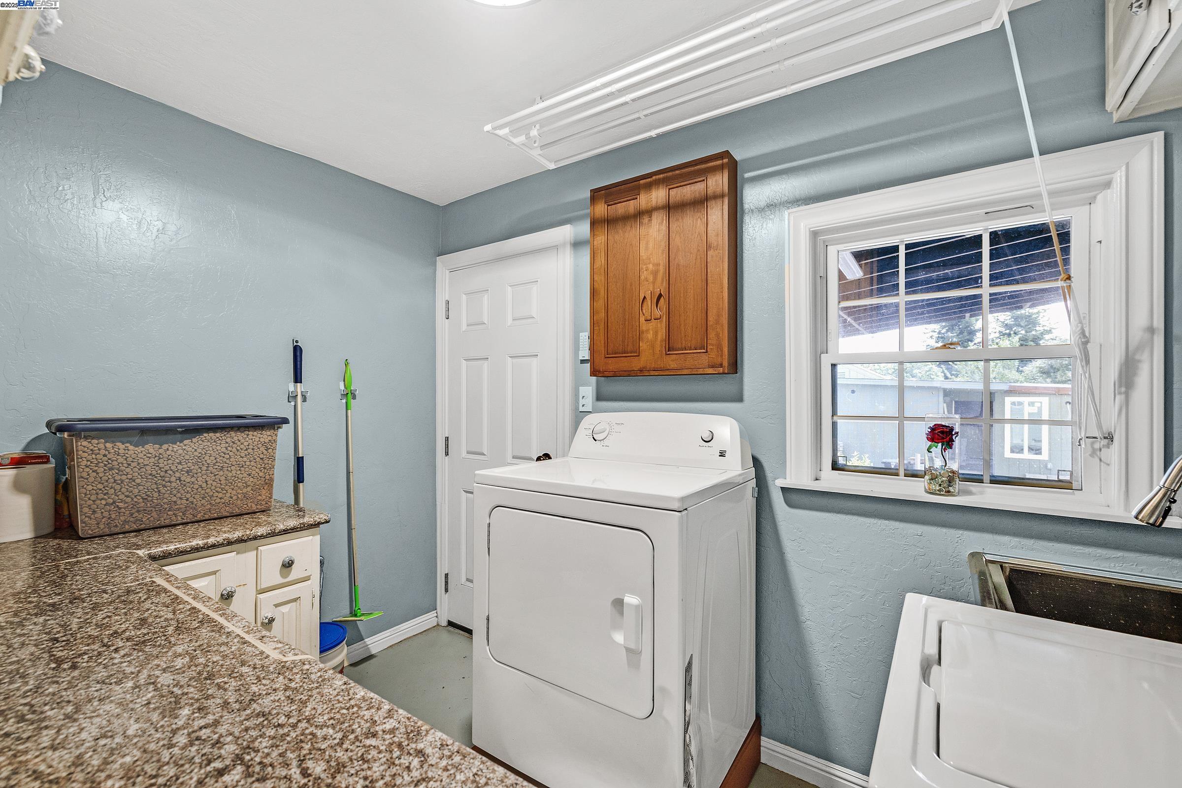 Detail Gallery Image 19 of 41 For 10339 Foothill Blvd, Oakland,  CA 94605 - – Beds | – Baths