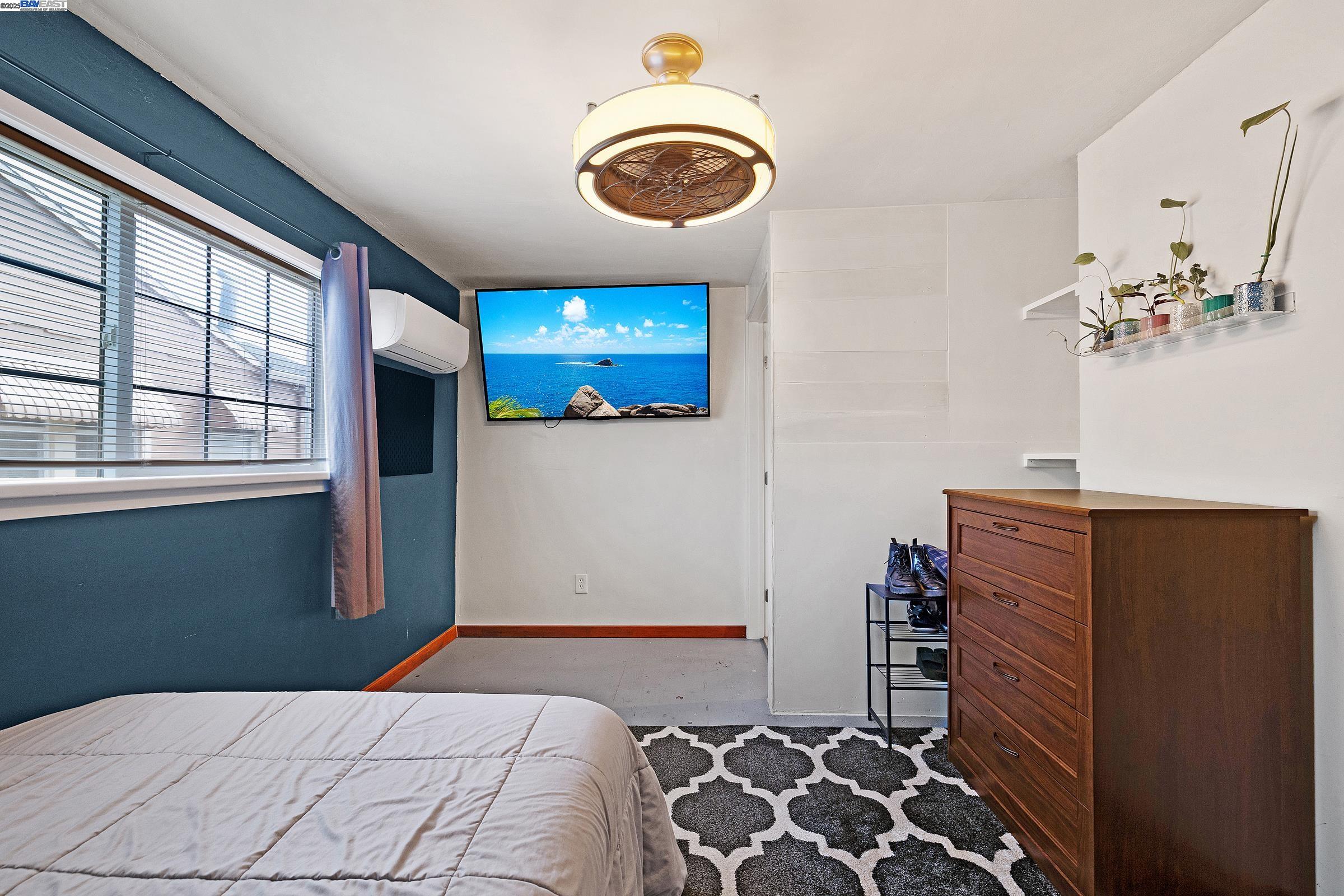 Detail Gallery Image 22 of 41 For 10339 Foothill Blvd, Oakland,  CA 94605 - – Beds | – Baths