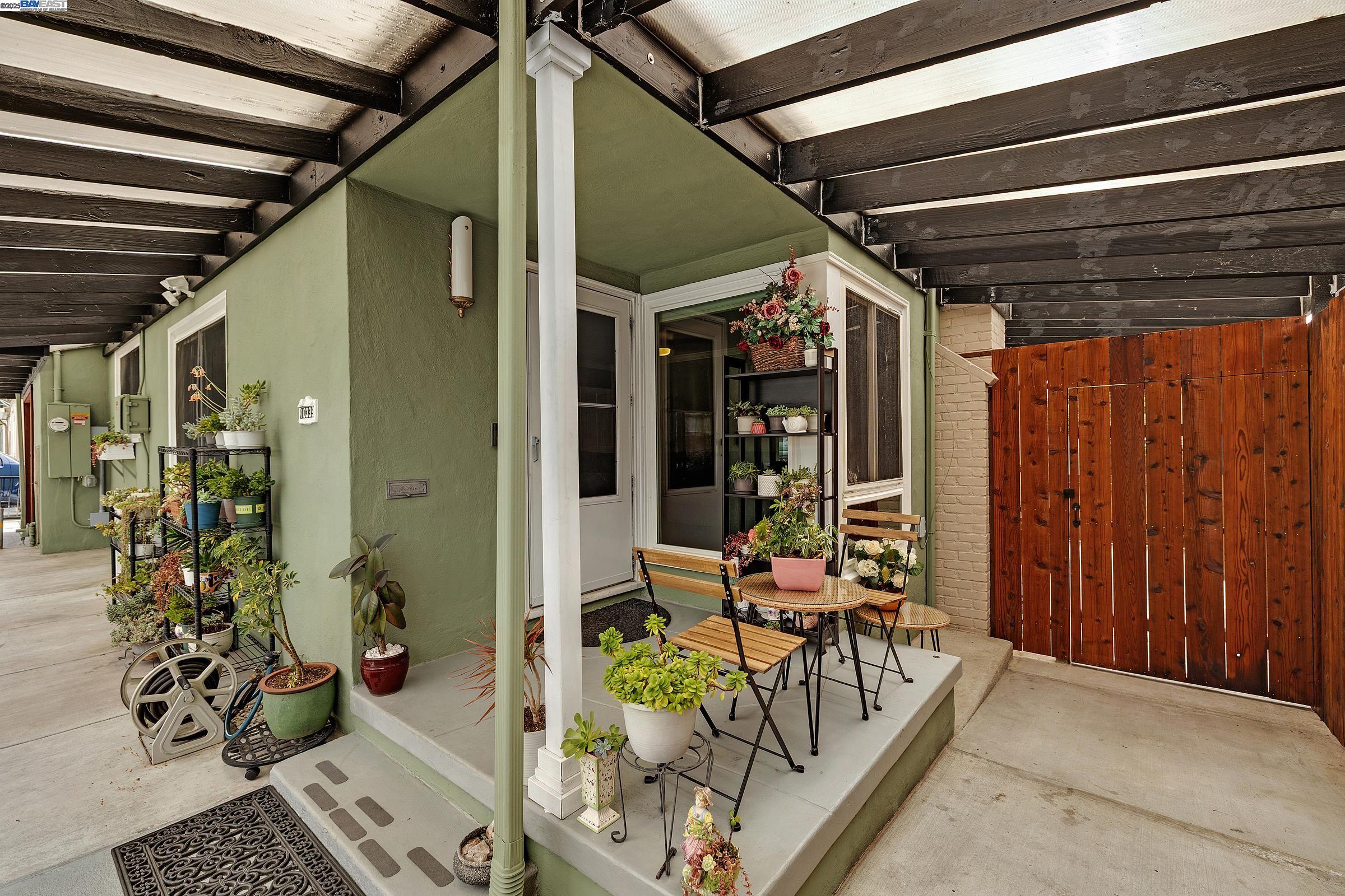 Detail Gallery Image 8 of 41 For 10339 Foothill Blvd, Oakland,  CA 94605 - – Beds | – Baths