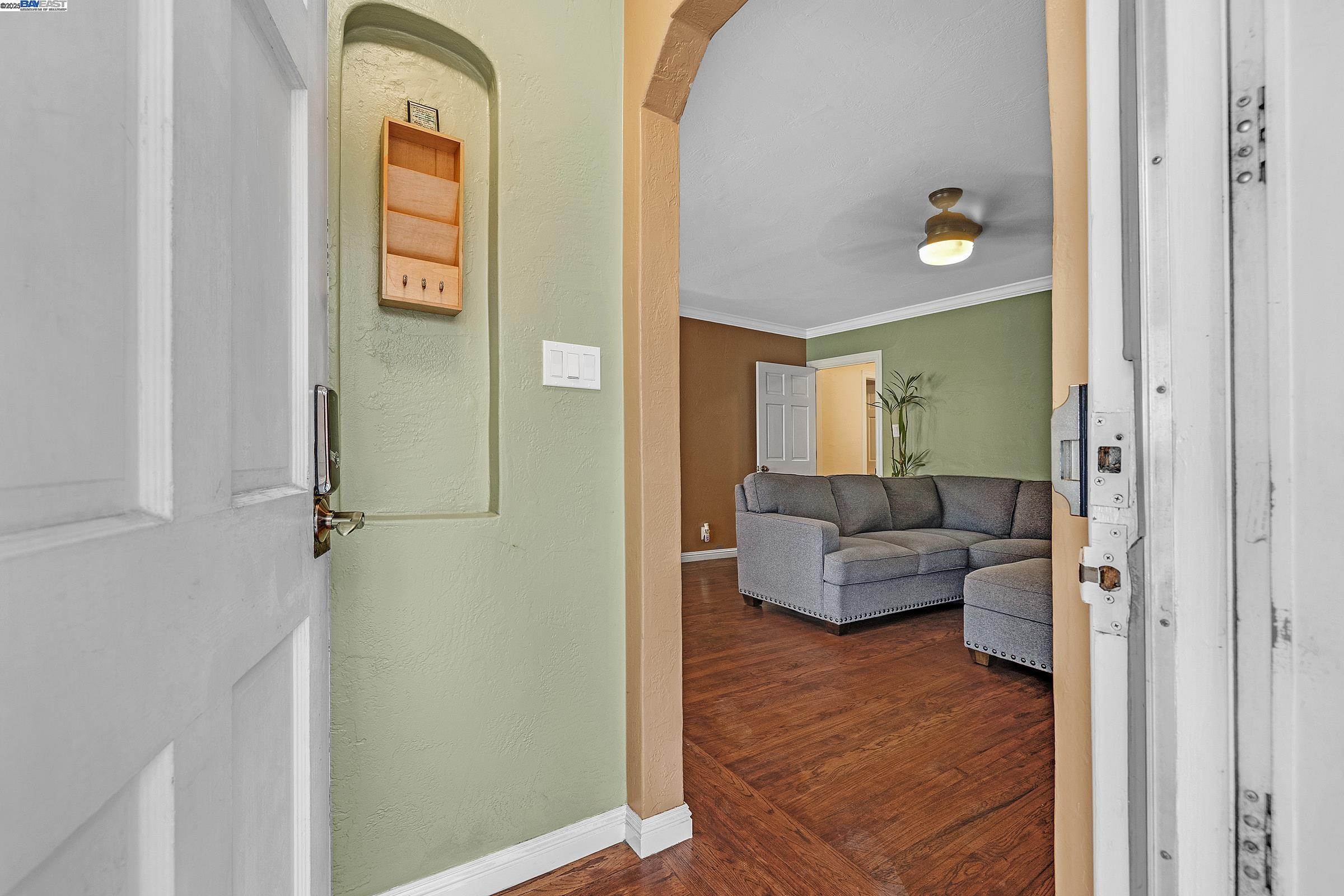 Detail Gallery Image 9 of 41 For 10339 Foothill Blvd, Oakland,  CA 94605 - – Beds | – Baths