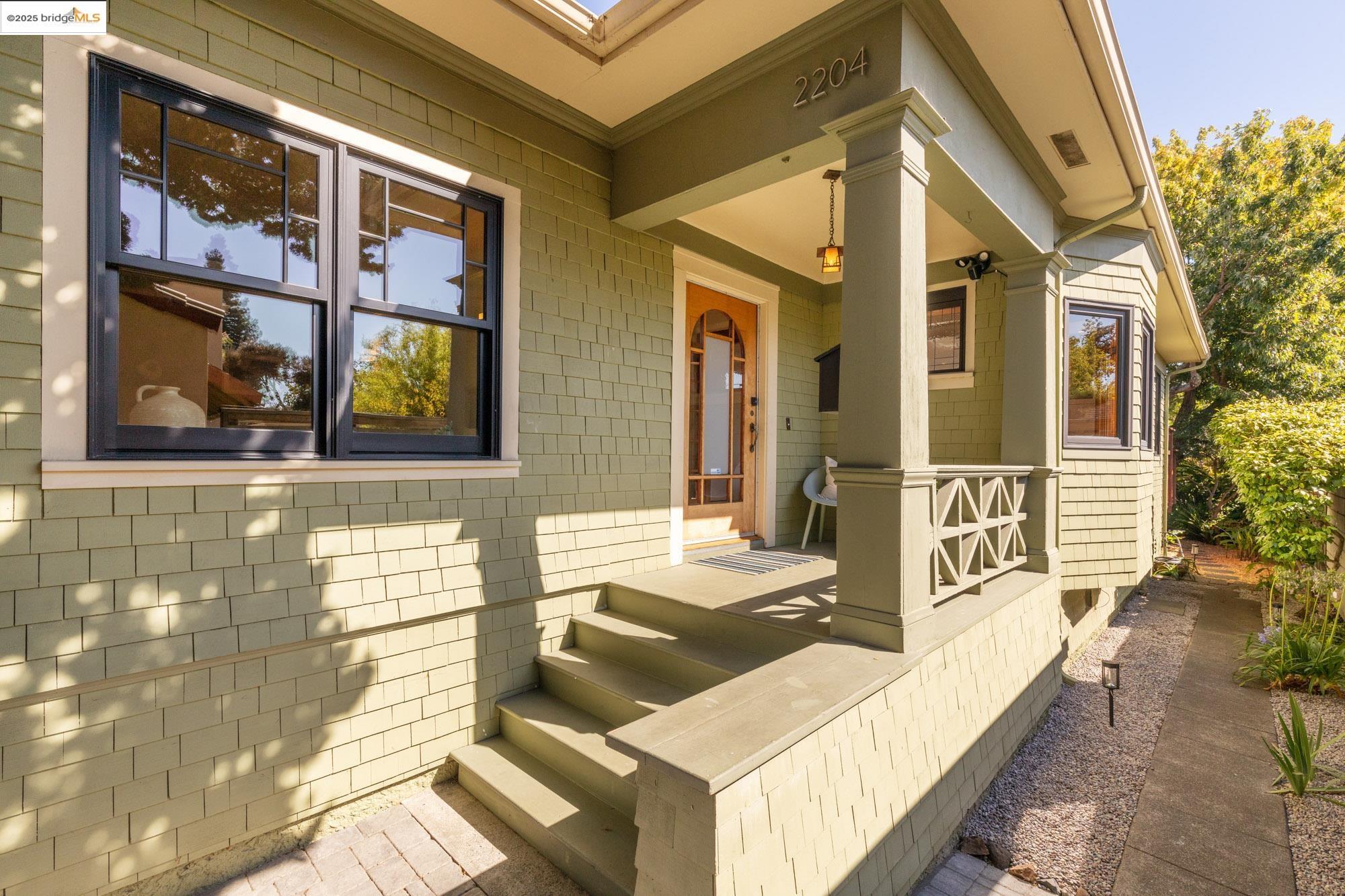 Detail Gallery Image 2 of 58 For 2204 Woolsey, Berkeley,  CA 94705 - 3 Beds | 2 Baths