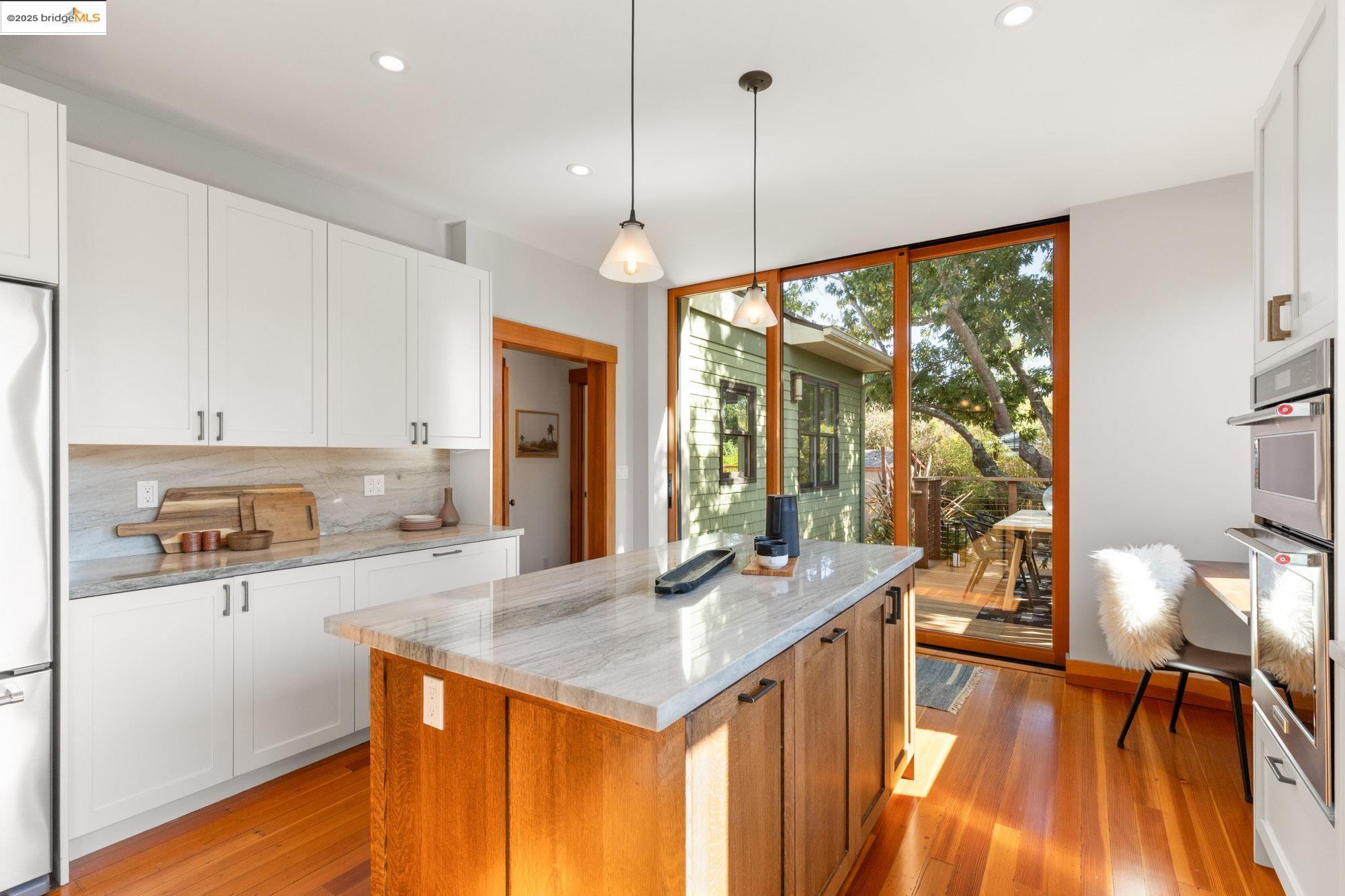 Detail Gallery Image 11 of 58 For 2204 Woolsey, Berkeley,  CA 94705 - 3 Beds | 2 Baths