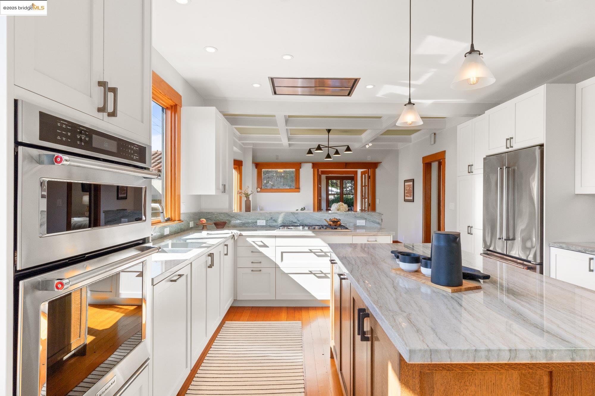 Detail Gallery Image 15 of 58 For 2204 Woolsey, Berkeley,  CA 94705 - 3 Beds | 2 Baths