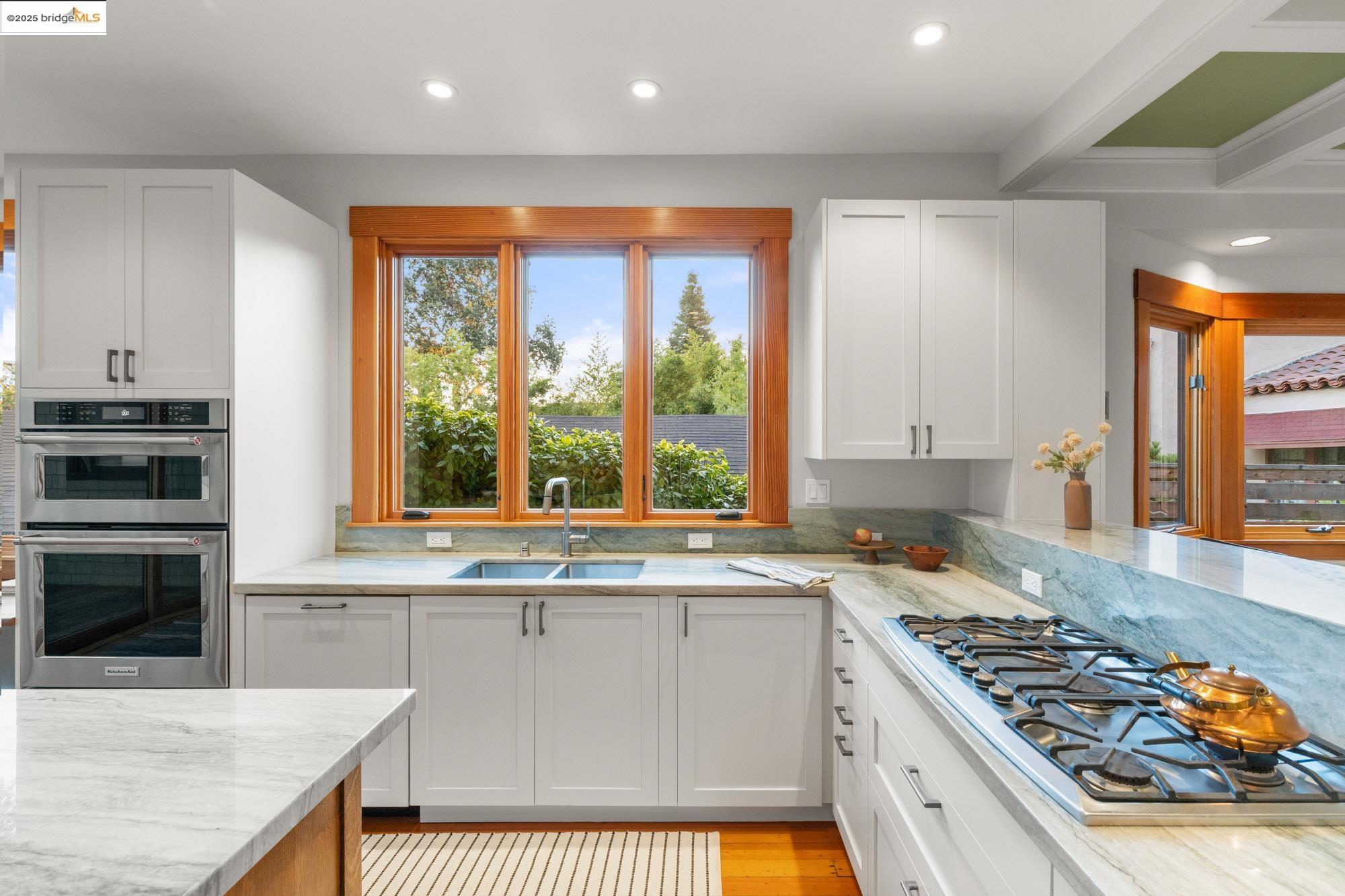 Detail Gallery Image 16 of 58 For 2204 Woolsey, Berkeley,  CA 94705 - 3 Beds | 2 Baths