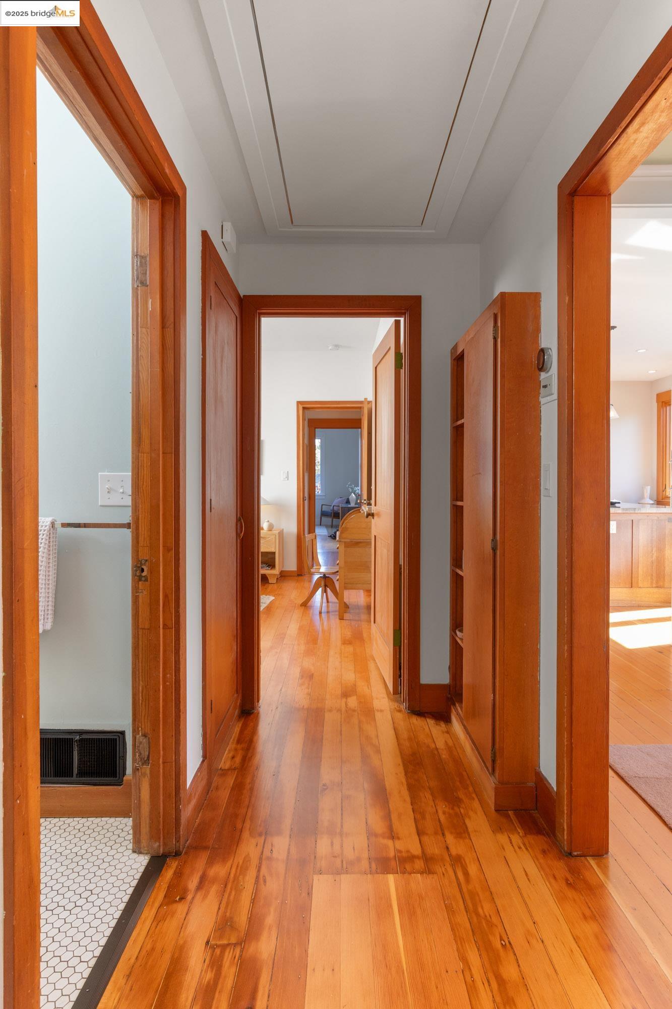 Detail Gallery Image 25 of 58 For 2204 Woolsey, Berkeley,  CA 94705 - 3 Beds | 2 Baths