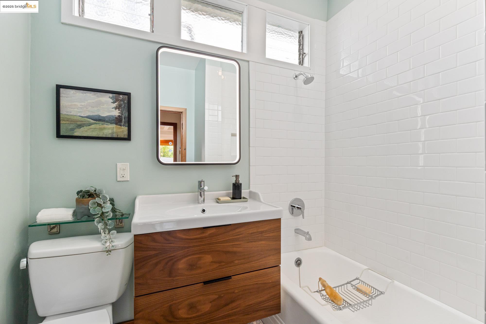 Detail Gallery Image 28 of 58 For 2204 Woolsey, Berkeley,  CA 94705 - 3 Beds | 2 Baths