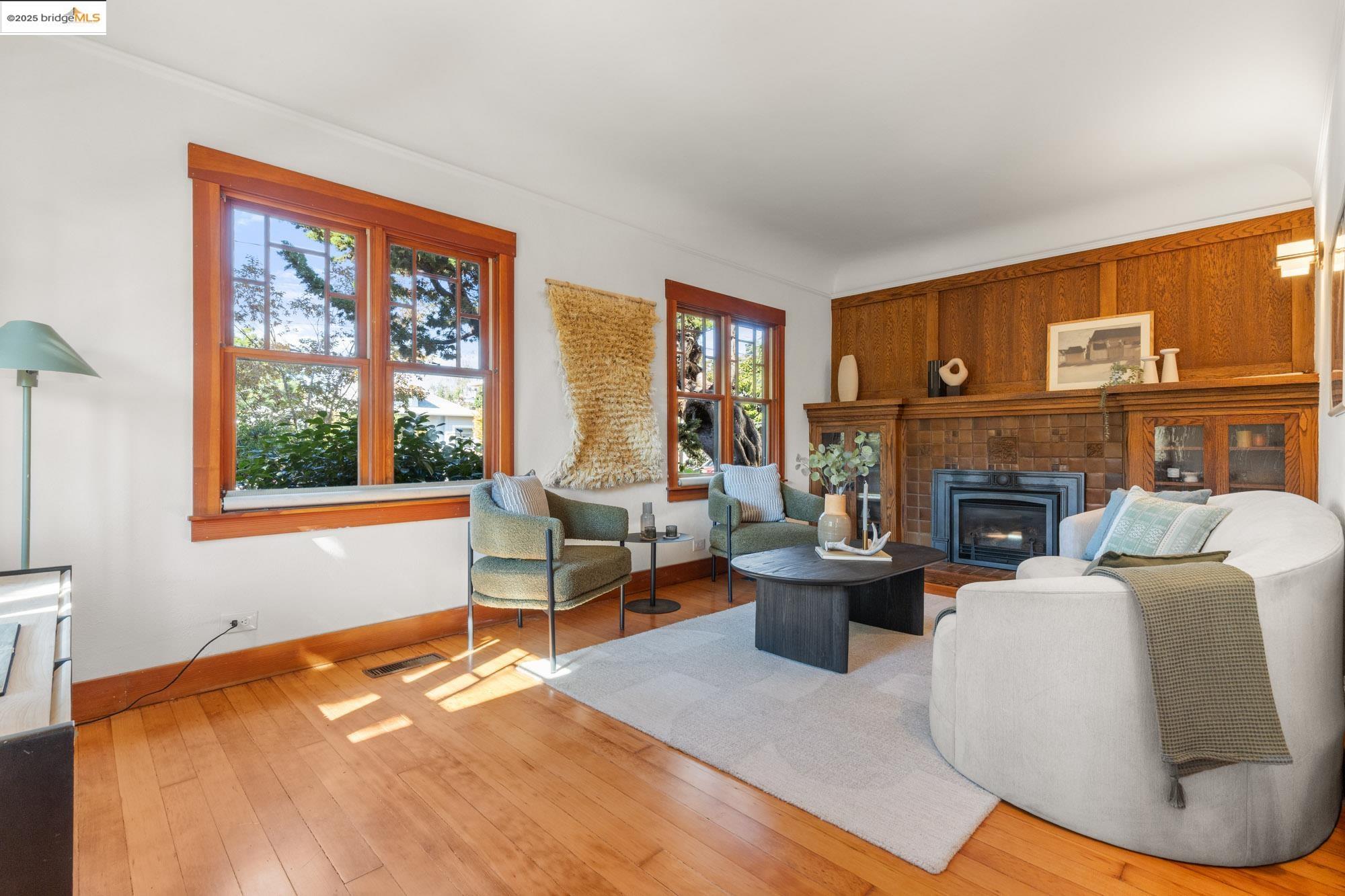 Detail Gallery Image 4 of 58 For 2204 Woolsey, Berkeley,  CA 94705 - 3 Beds | 2 Baths