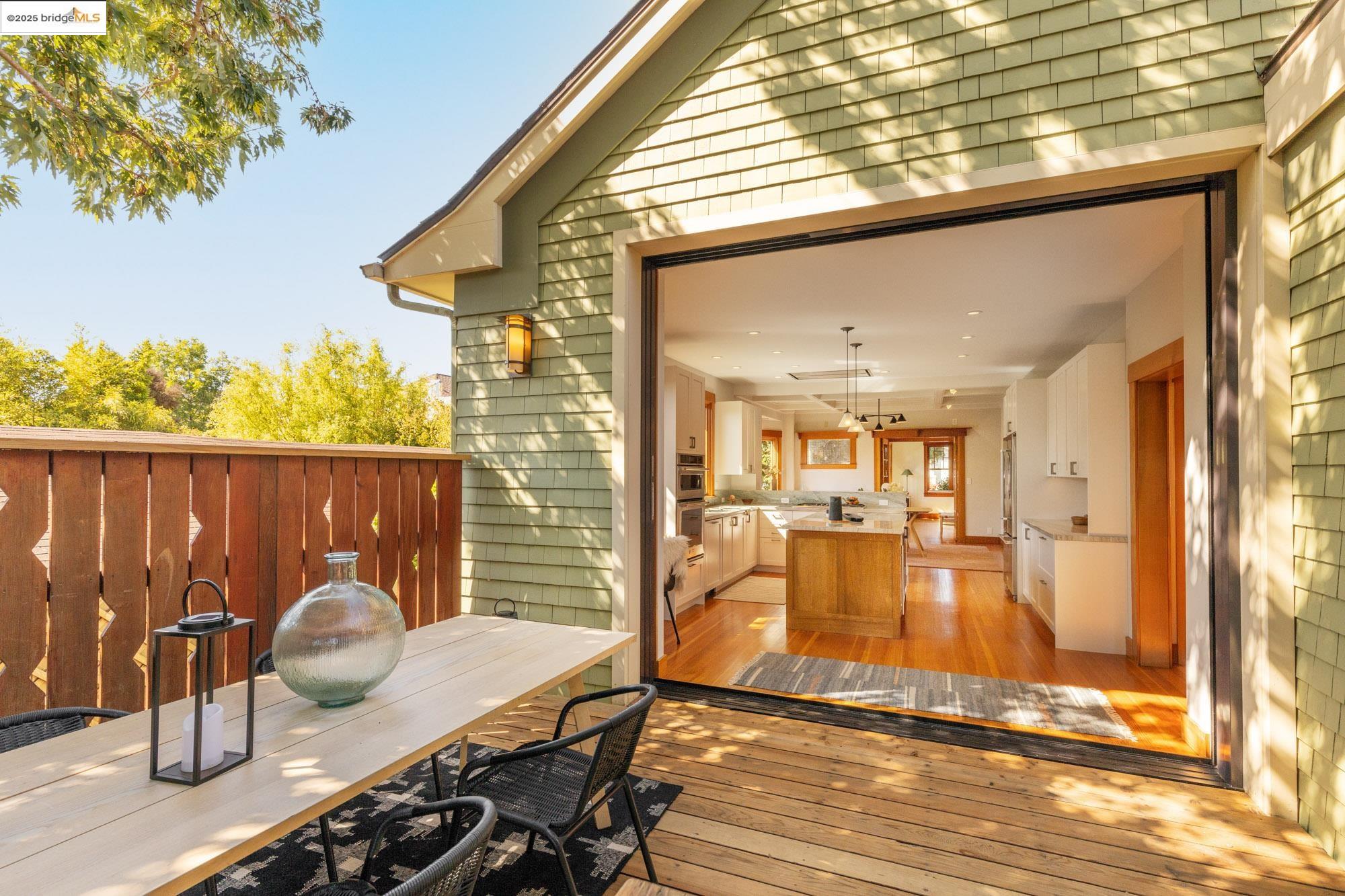 Detail Gallery Image 33 of 58 For 2204 Woolsey, Berkeley,  CA 94705 - 3 Beds | 2 Baths