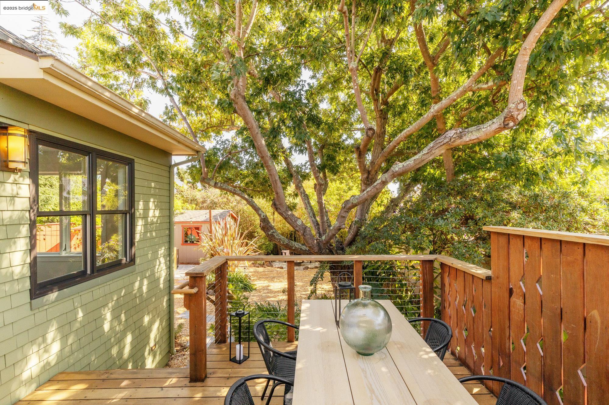 Detail Gallery Image 34 of 58 For 2204 Woolsey, Berkeley,  CA 94705 - 3 Beds | 2 Baths