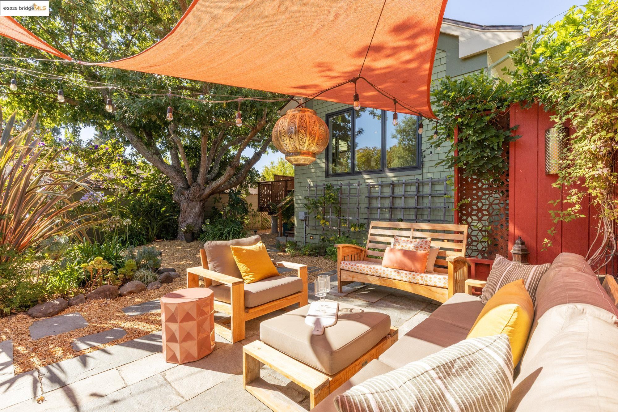 Detail Gallery Image 41 of 58 For 2204 Woolsey, Berkeley,  CA 94705 - 3 Beds | 2 Baths