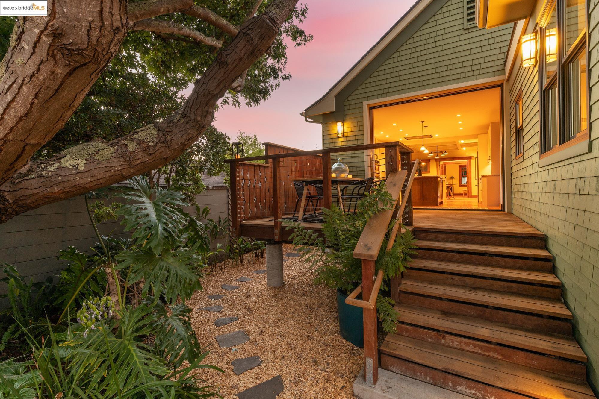 Detail Gallery Image 51 of 58 For 2204 Woolsey, Berkeley,  CA 94705 - 3 Beds | 2 Baths