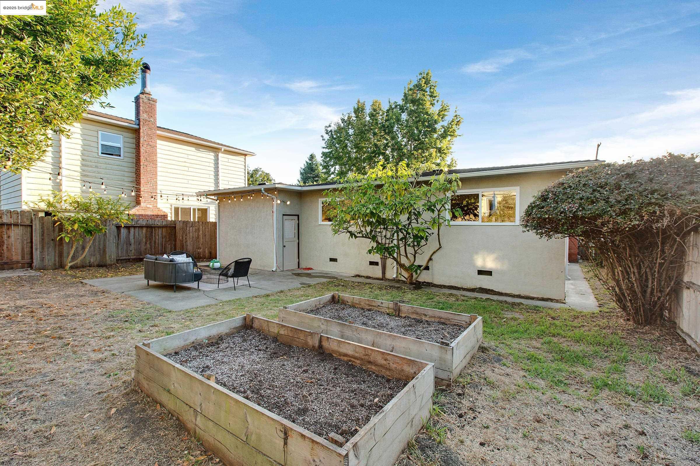 Detail Gallery Image 21 of 28 For 418 Clayton Ave, El Cerrito,  CA 94530 - 2 Beds | 1/1 Baths