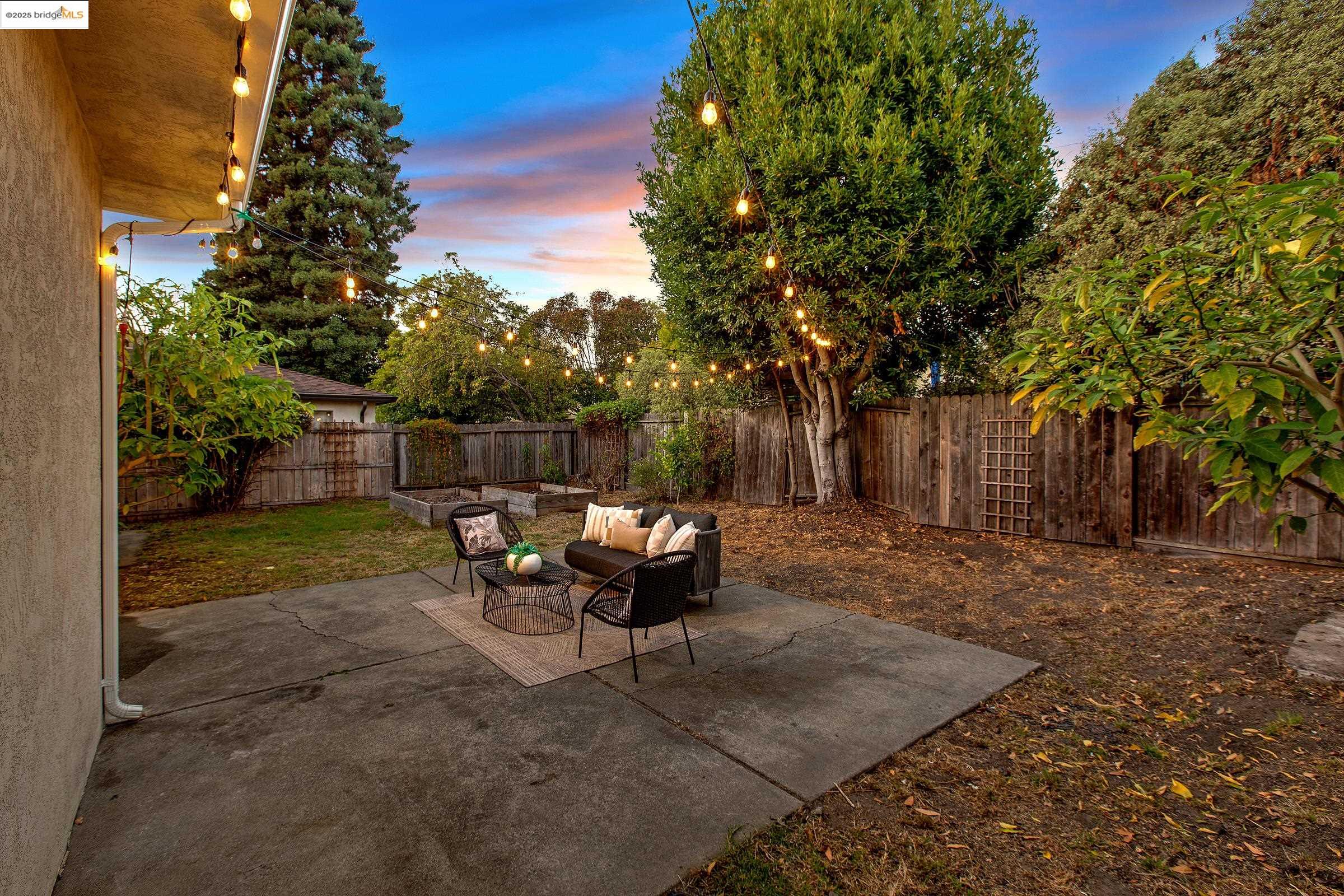 Detail Gallery Image 22 of 28 For 418 Clayton Ave, El Cerrito,  CA 94530 - 2 Beds | 1/1 Baths