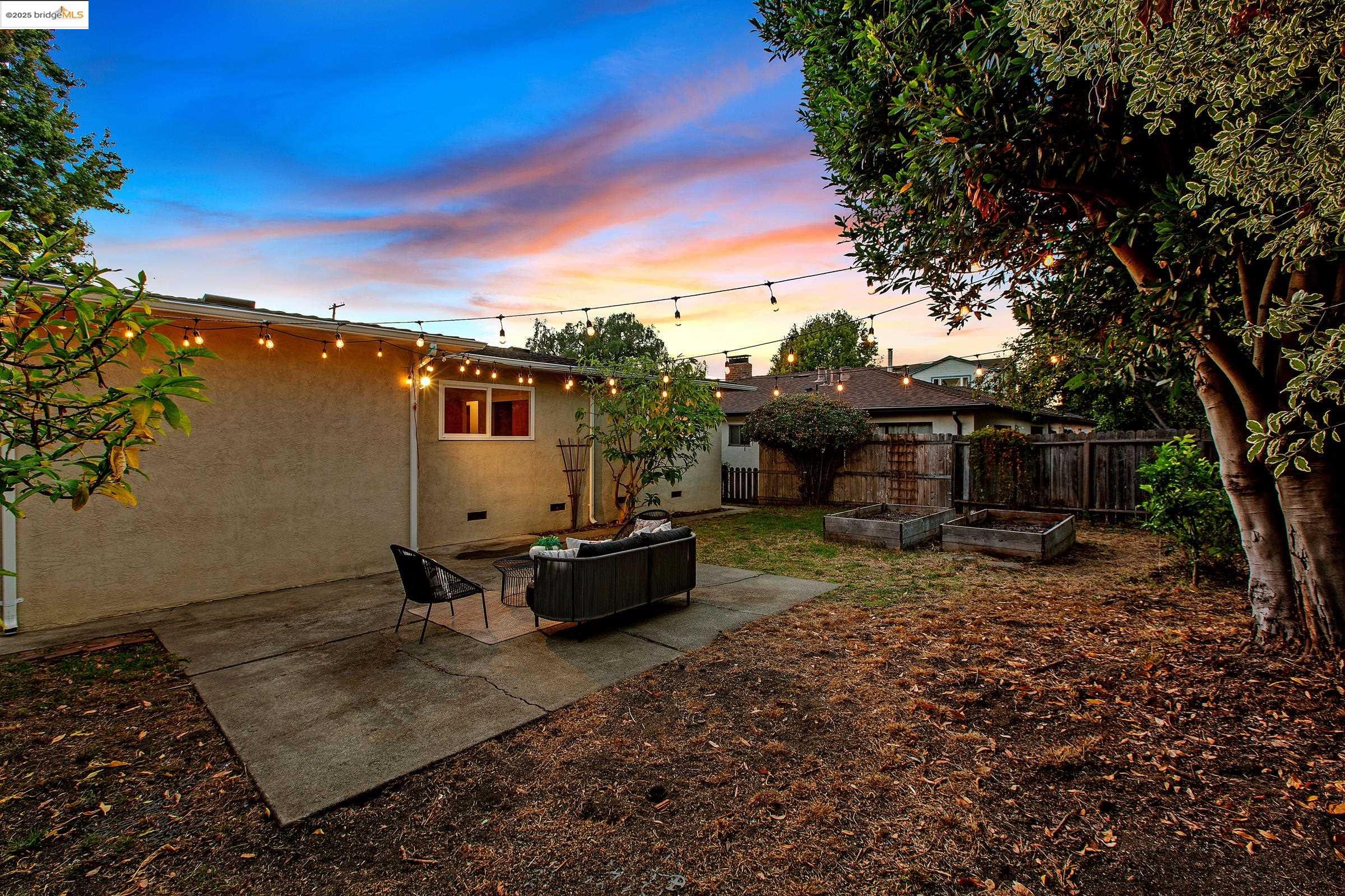 Detail Gallery Image 23 of 28 For 418 Clayton Ave, El Cerrito,  CA 94530 - 2 Beds | 1/1 Baths