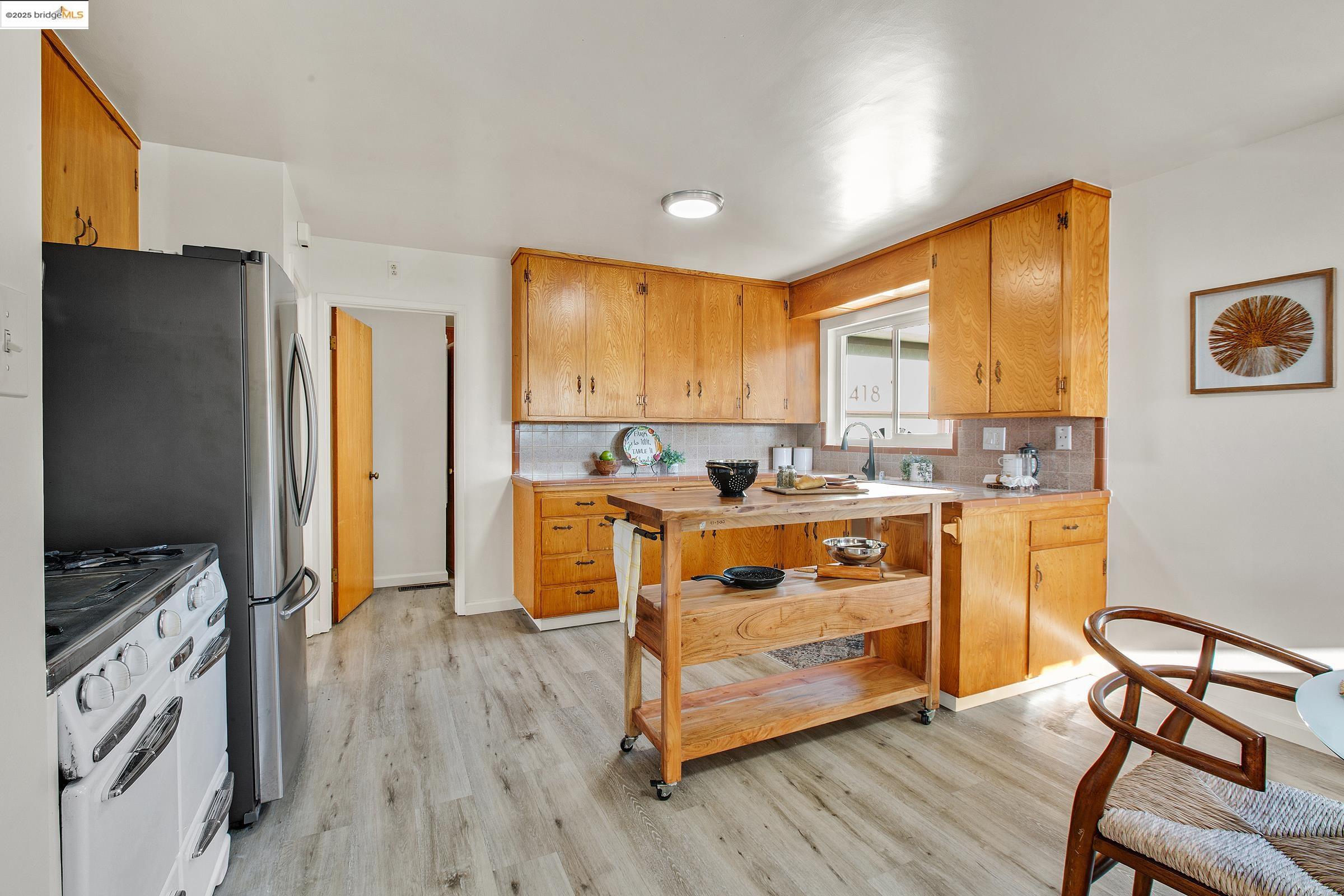 Detail Gallery Image 9 of 28 For 418 Clayton Ave, El Cerrito,  CA 94530 - 2 Beds | 1/1 Baths