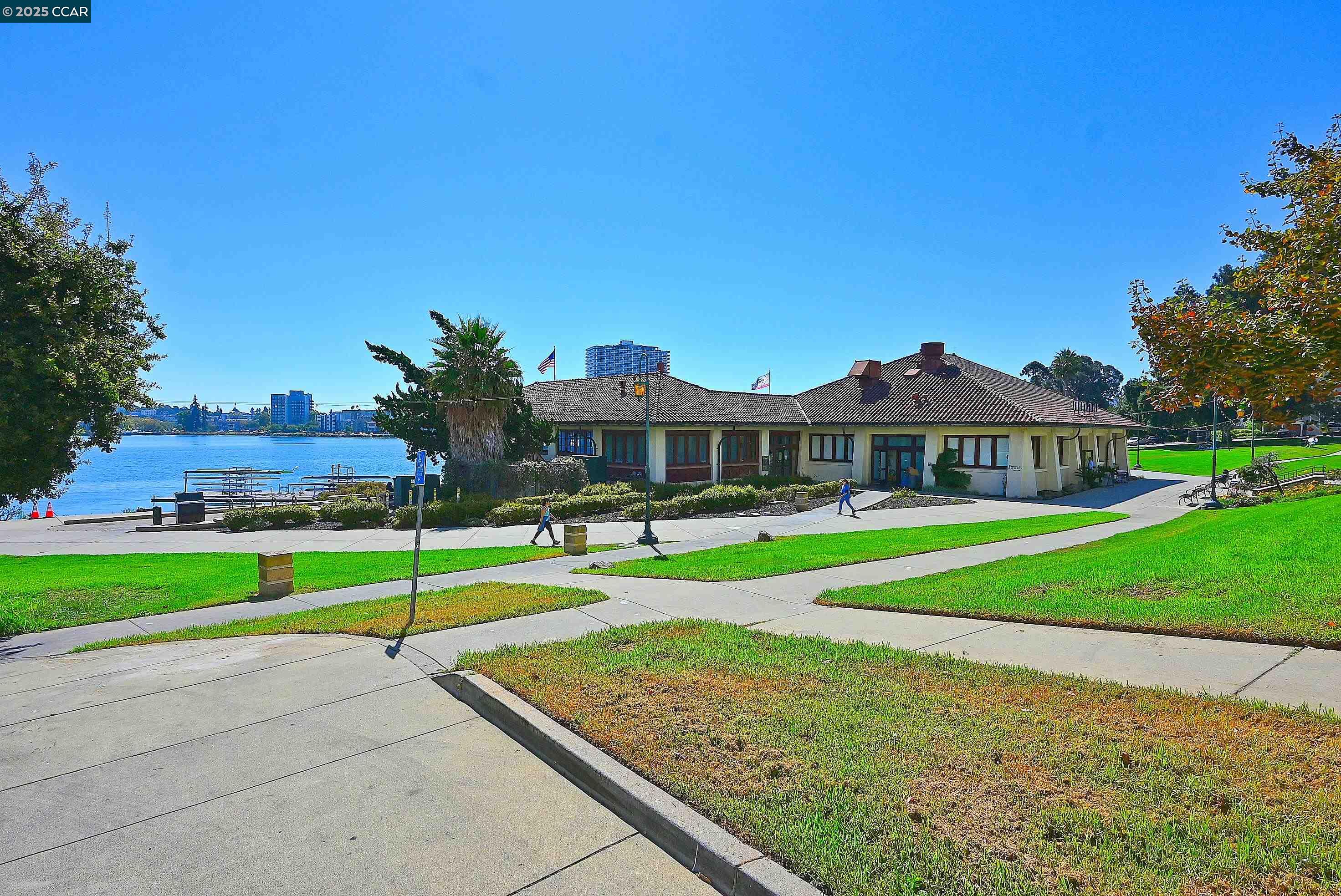 Detail Gallery Image 35 of 38 For 1555 Lakeside Drive #184,  Oakland,  CA 94612 - 2 Beds | 2 Baths
