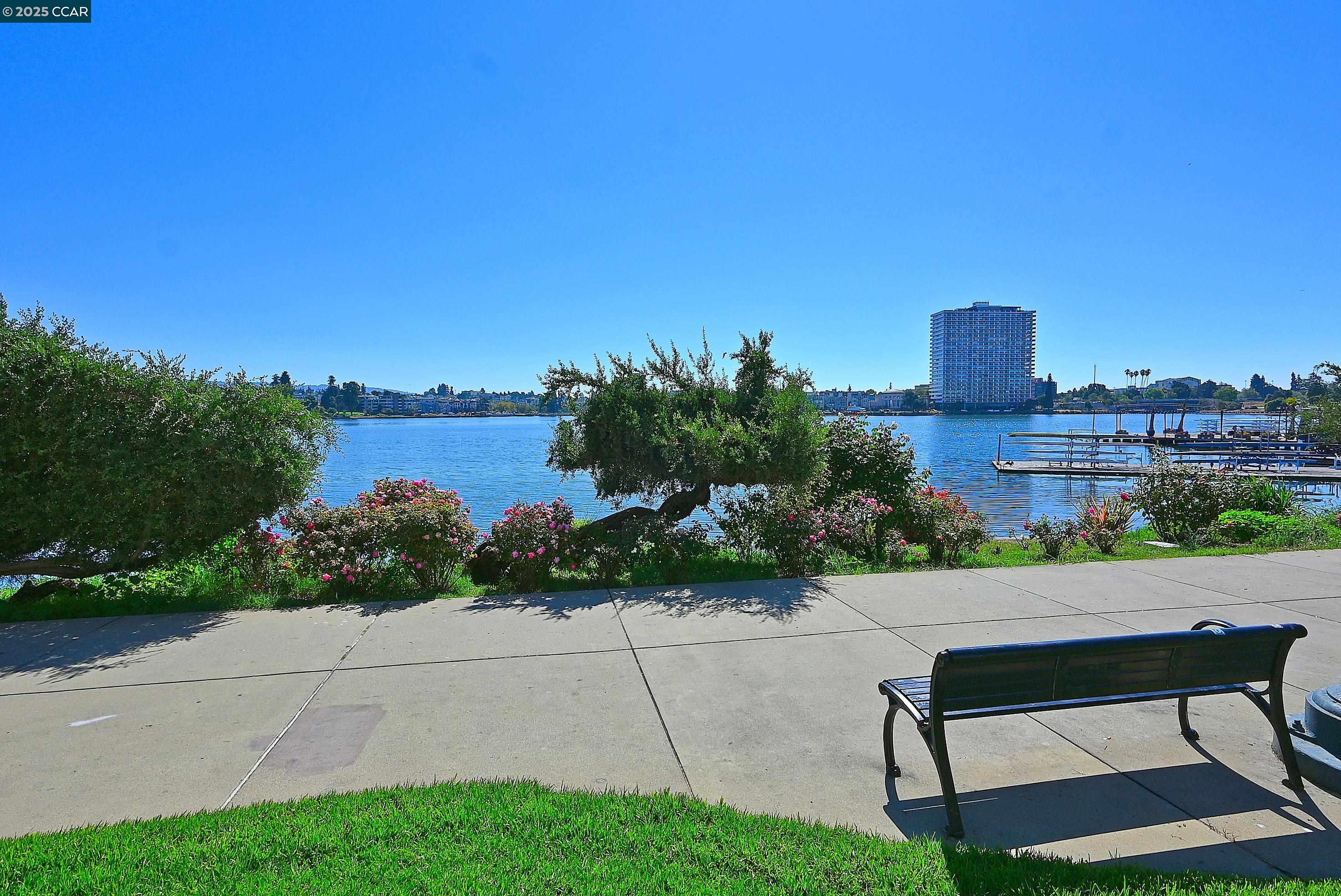 Detail Gallery Image 36 of 38 For 1555 Lakeside Drive #184,  Oakland,  CA 94612 - 2 Beds | 2 Baths