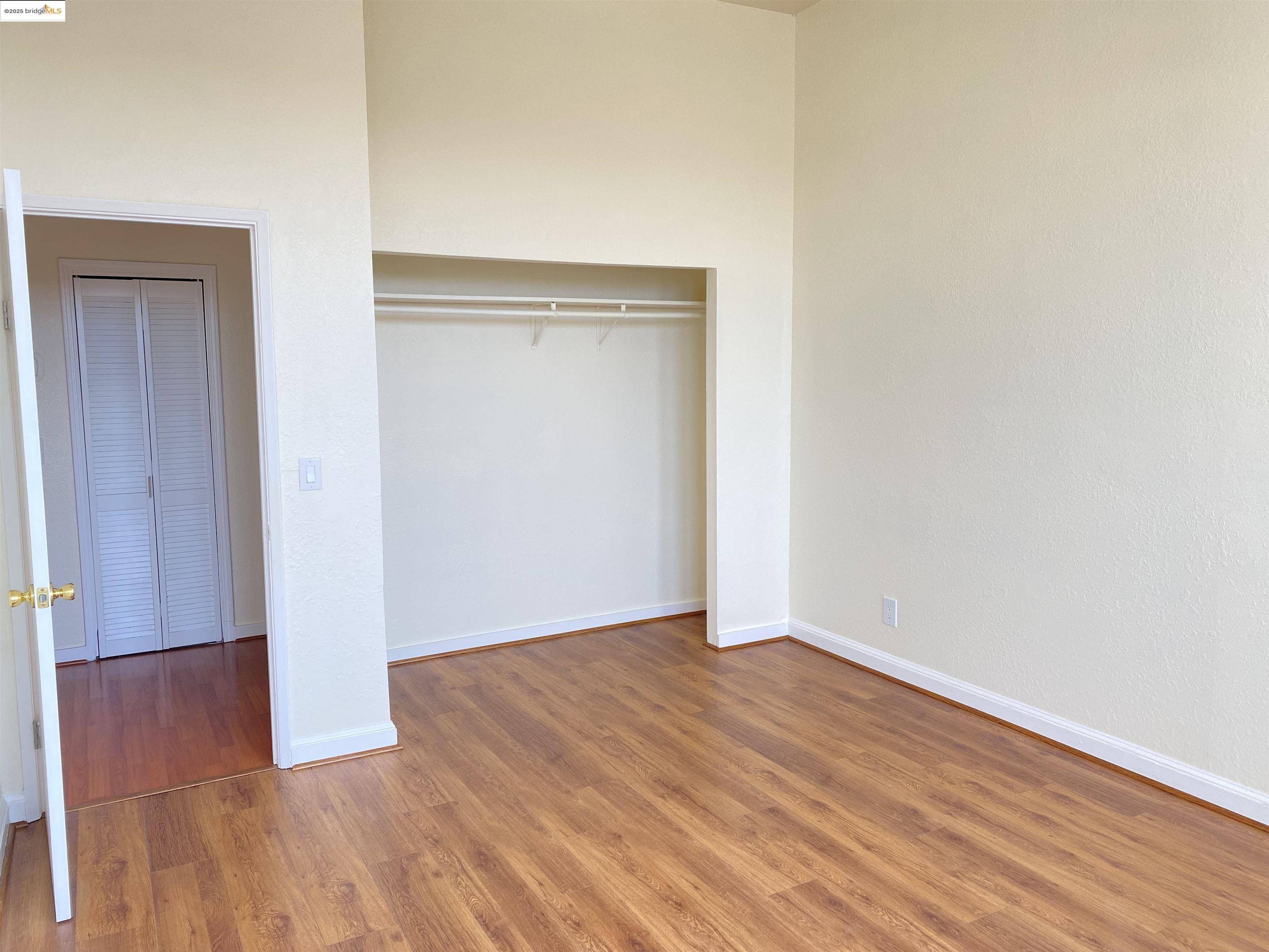 Detail Gallery Image 6 of 25 For 1138 E 12th St., Oakland,  CA 94606 - – Beds | – Baths