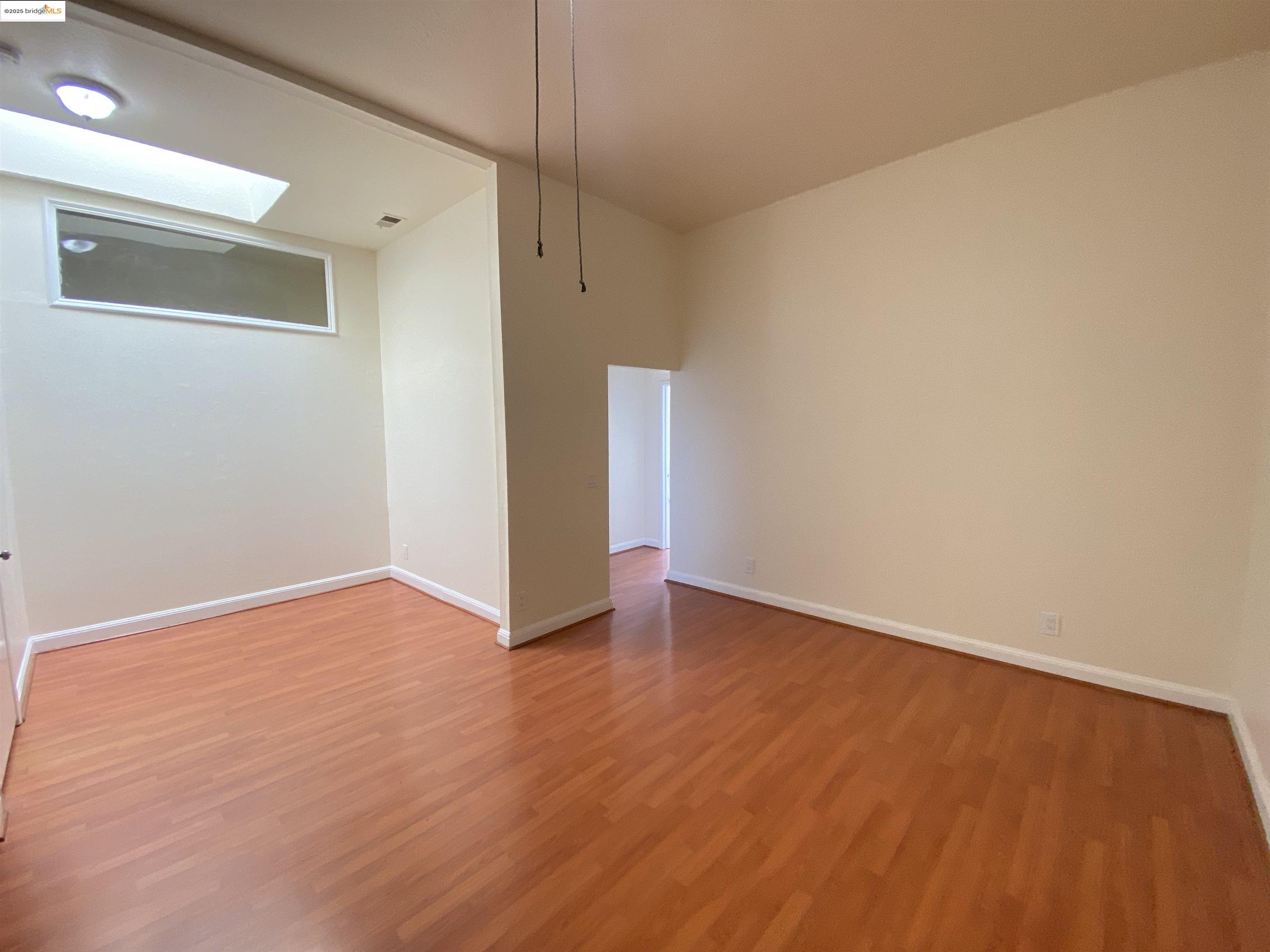 Detail Gallery Image 8 of 25 For 1138 E 12th St., Oakland,  CA 94606 - – Beds | – Baths