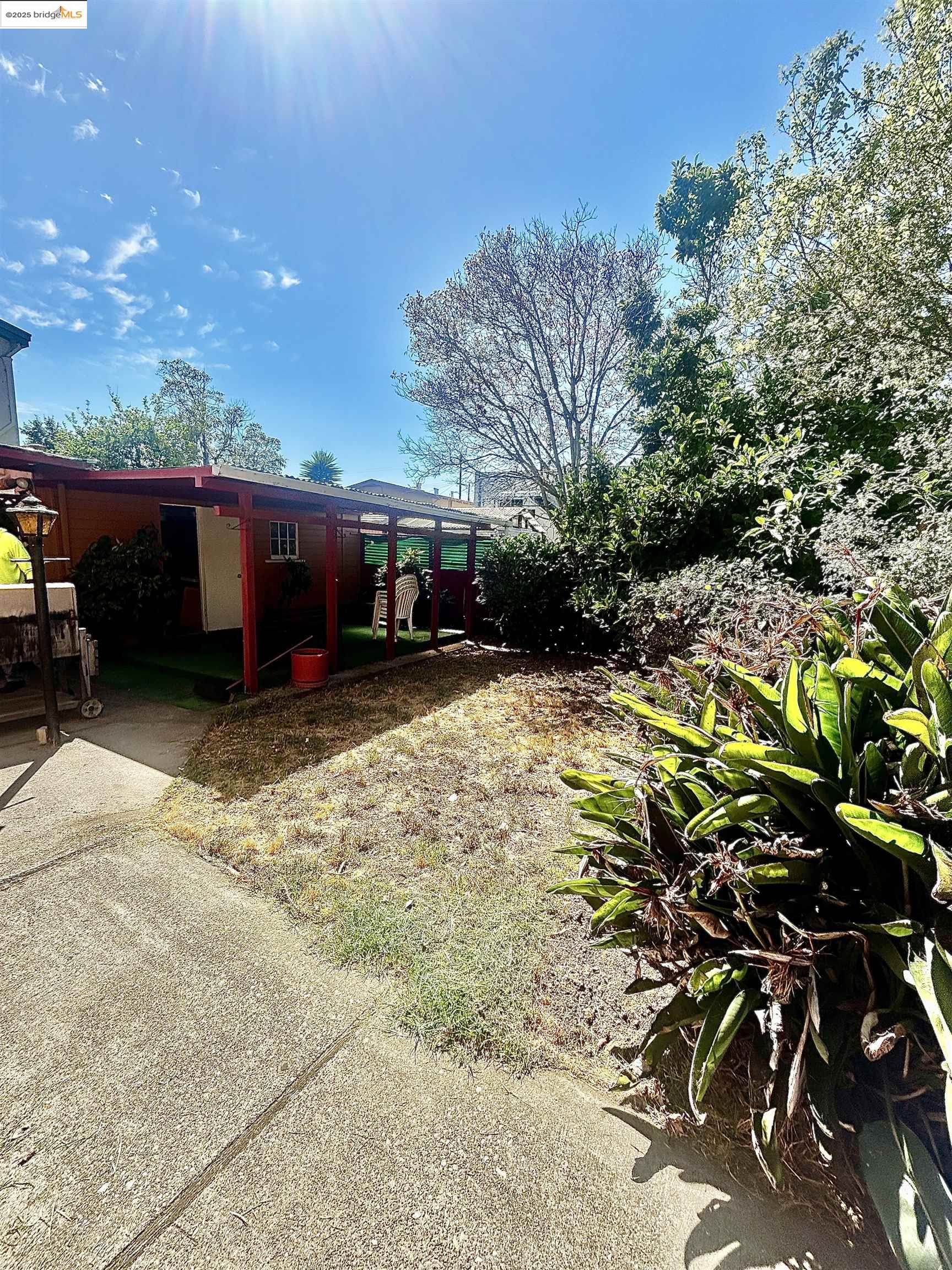 Detail Gallery Image 16 of 21 For 1046 Santa Fe Ave, Albany,  CA 94706 - 2 Beds | 1/1 Baths