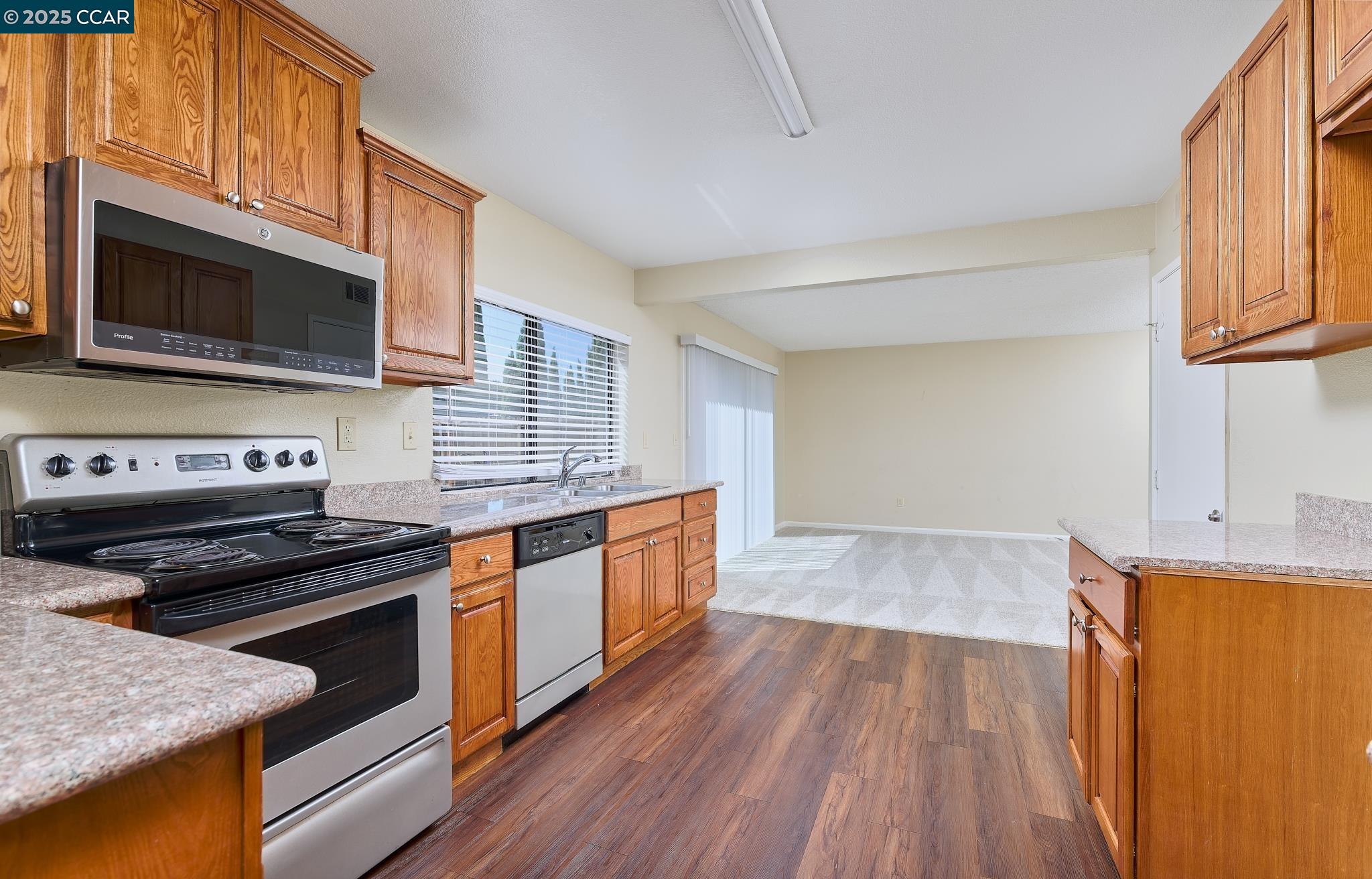 Detail Gallery Image 4 of 24 For 2126 Mendocino Dr, Bay Point,  CA 94565 - 3 Beds | 2/1 Baths
