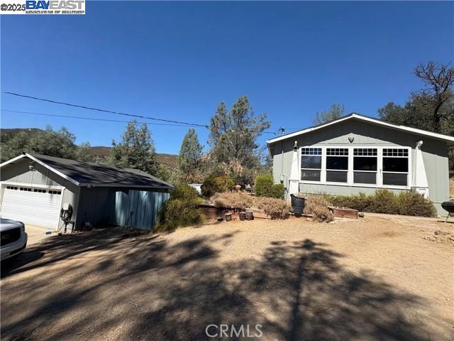 Detail Gallery Image 1 of 5 For 3348 Wolf Creek Road, Clearlake,  CA 95423-9569 - 3 Beds | 2 Baths