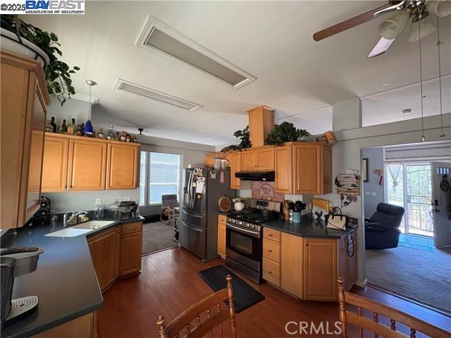 Detail Gallery Image 4 of 5 For 3348 Wolf Creek Road, Clearlake,  CA 95423-9569 - 3 Beds | 2 Baths