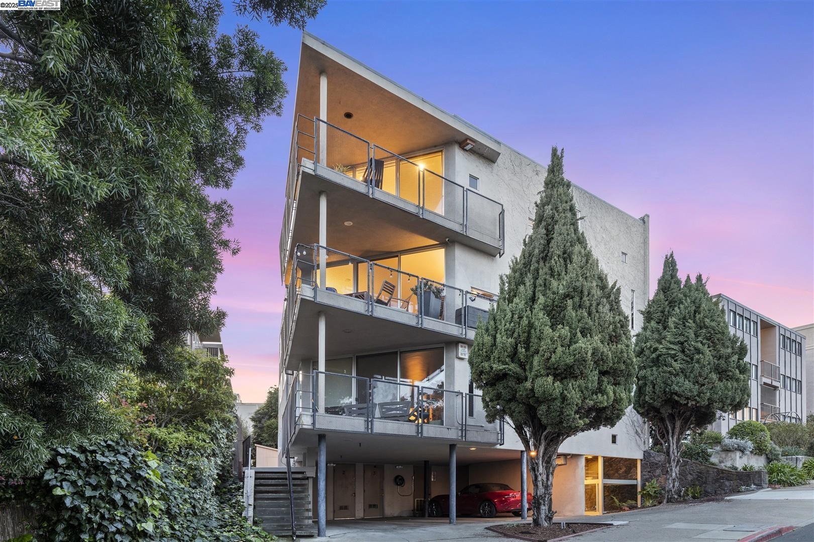 Detail Gallery Image 1 of 60 For 383 Staten Ave #201,  Oakland,  CA 94610 - 3 Beds | 2 Baths