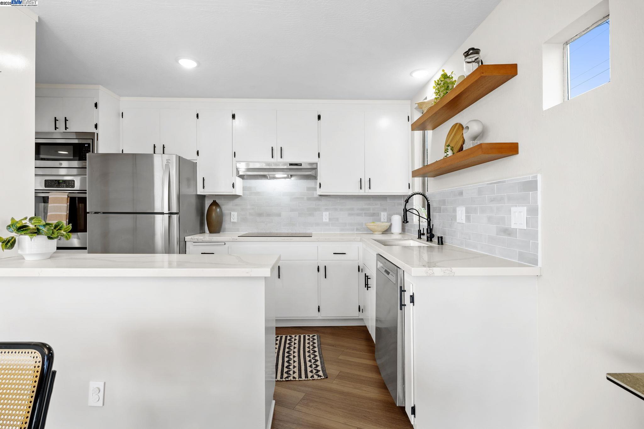 Detail Gallery Image 16 of 60 For 383 Staten Ave #201,  Oakland,  CA 94610 - 3 Beds | 2 Baths