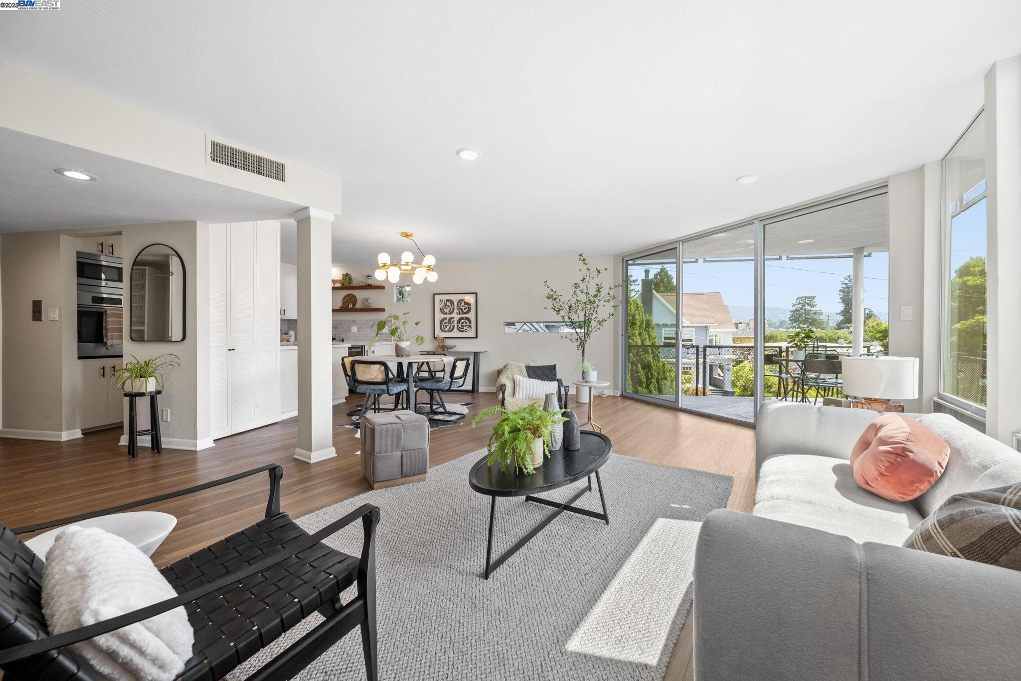 Detail Gallery Image 4 of 60 For 383 Staten Ave #201,  Oakland,  CA 94610 - 3 Beds | 2 Baths