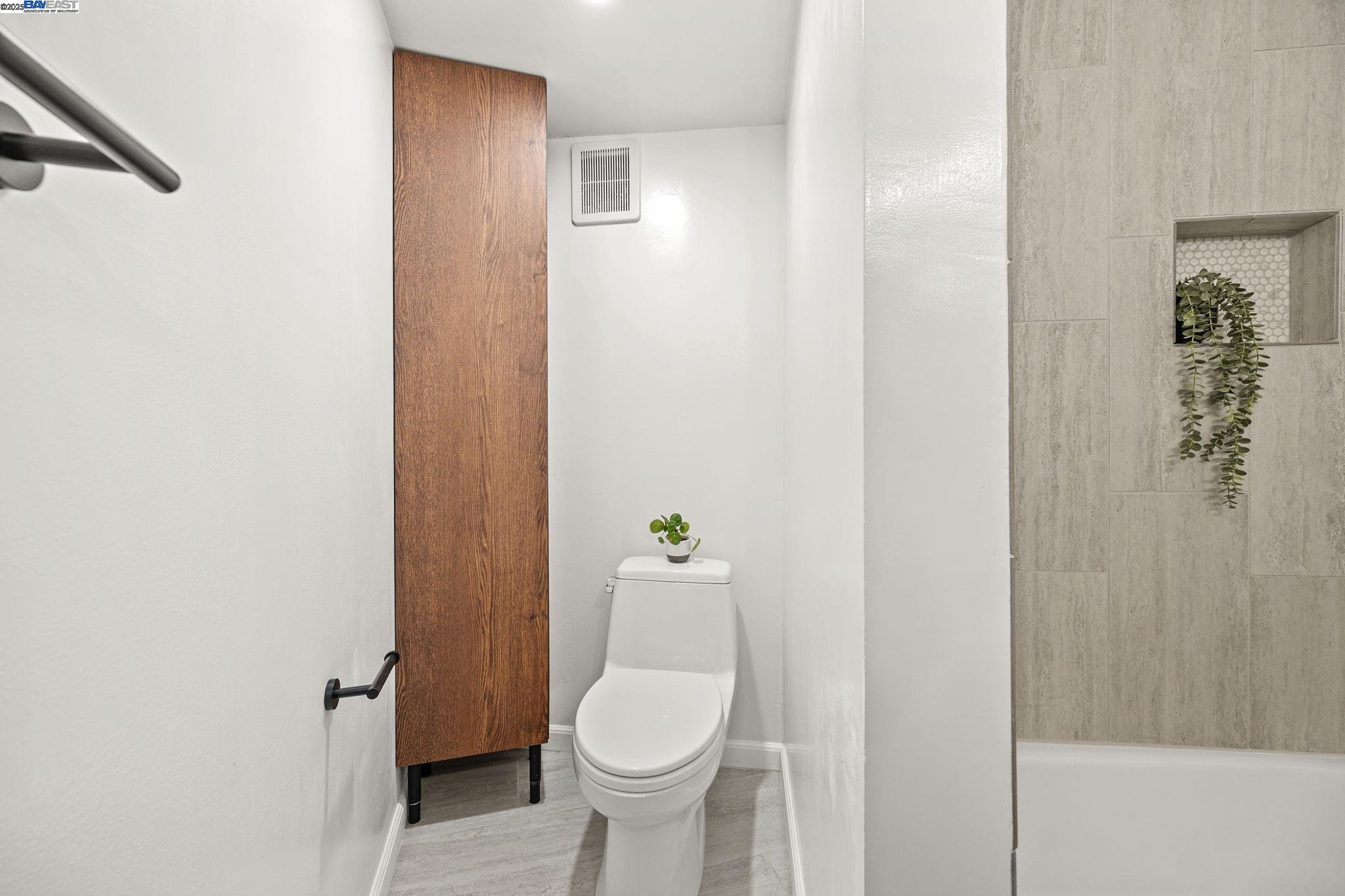 Detail Gallery Image 32 of 60 For 383 Staten Ave #201,  Oakland,  CA 94610 - 3 Beds | 2 Baths
